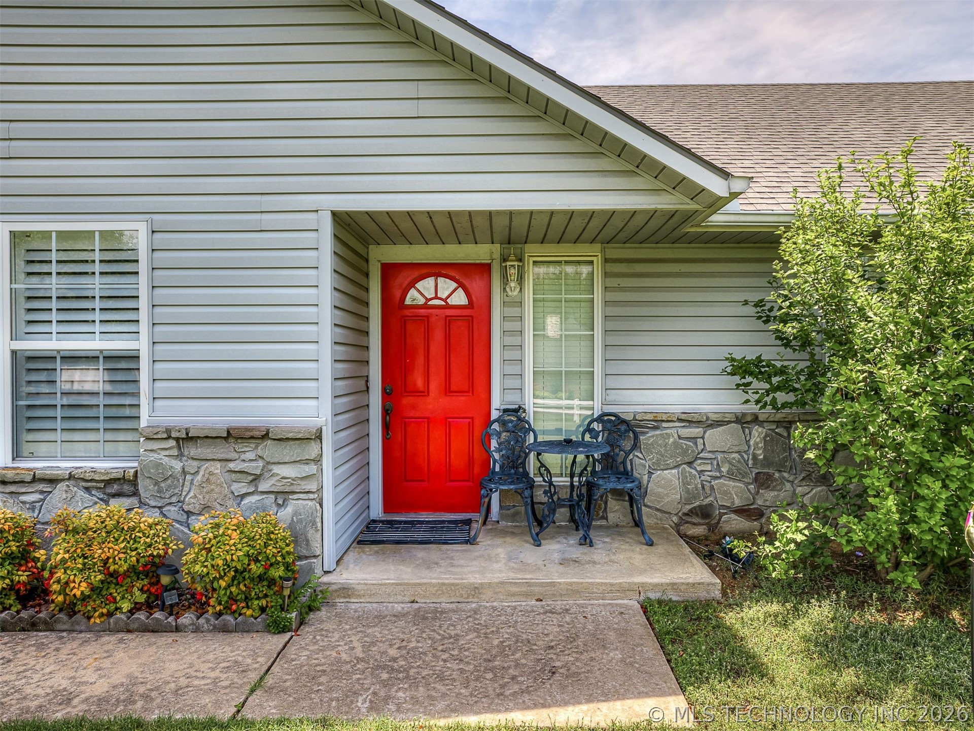36 Meadowlark Property Photo 5