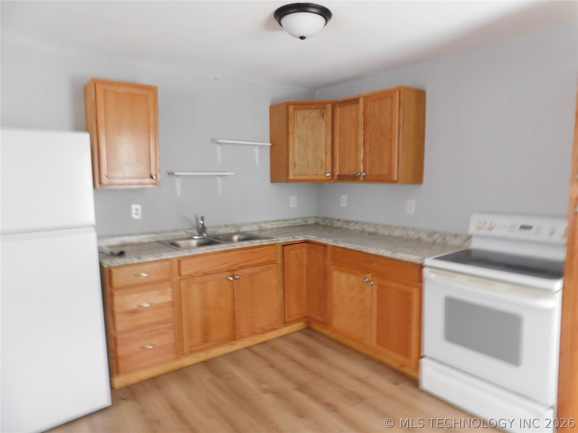 398 Birch Property Photo 4