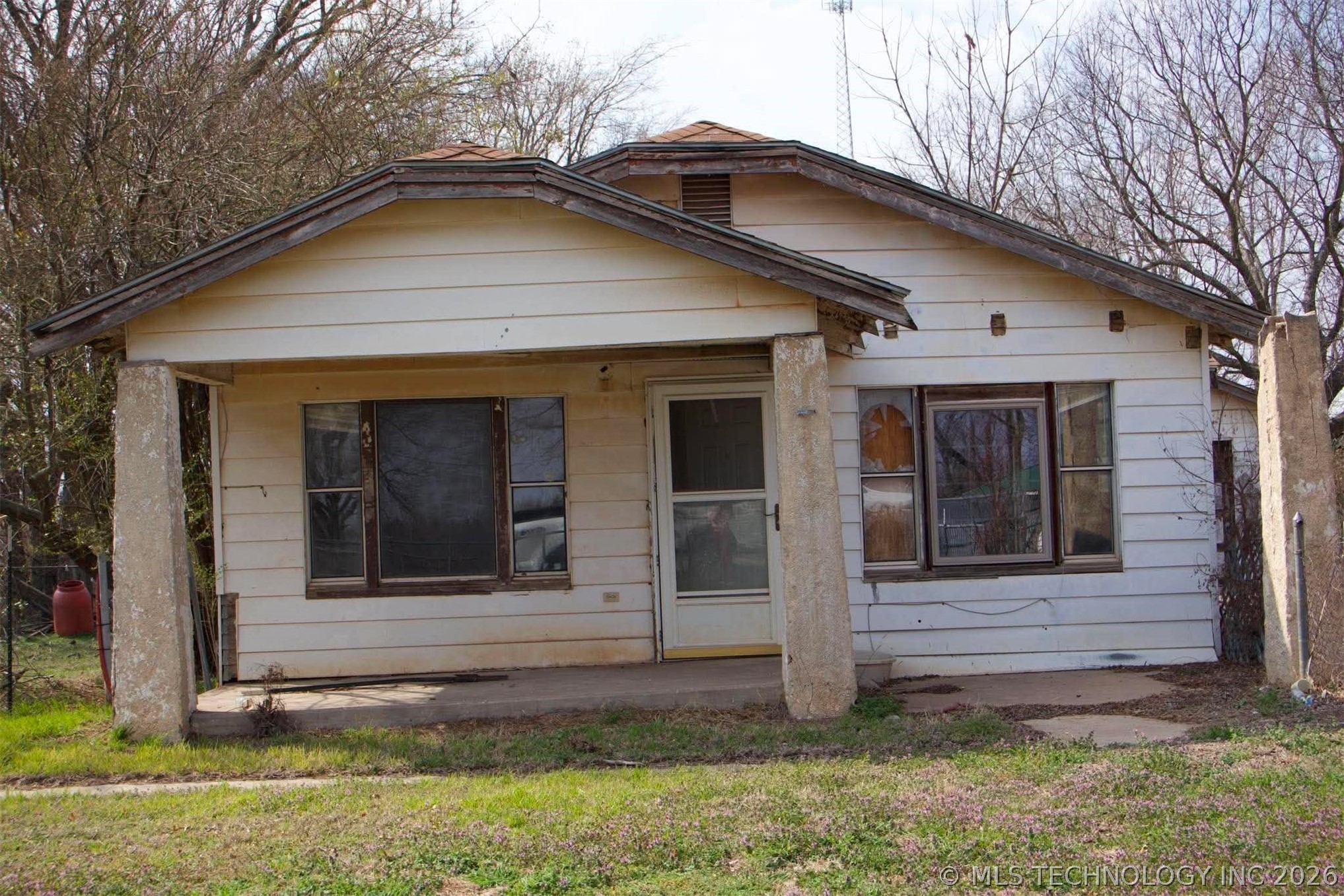 706 S Layton Property Photo 1