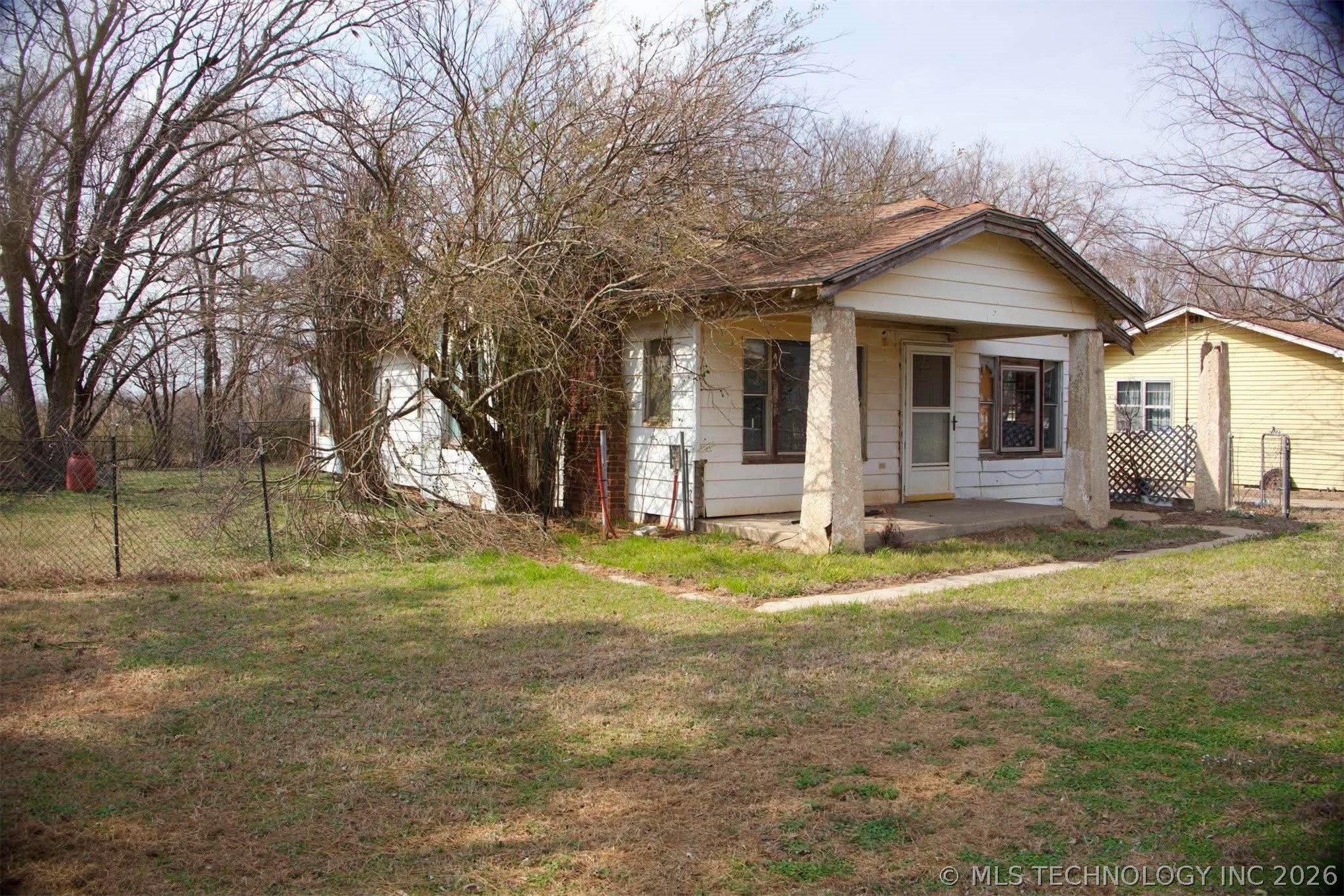 706 S Layton Property Photo 2