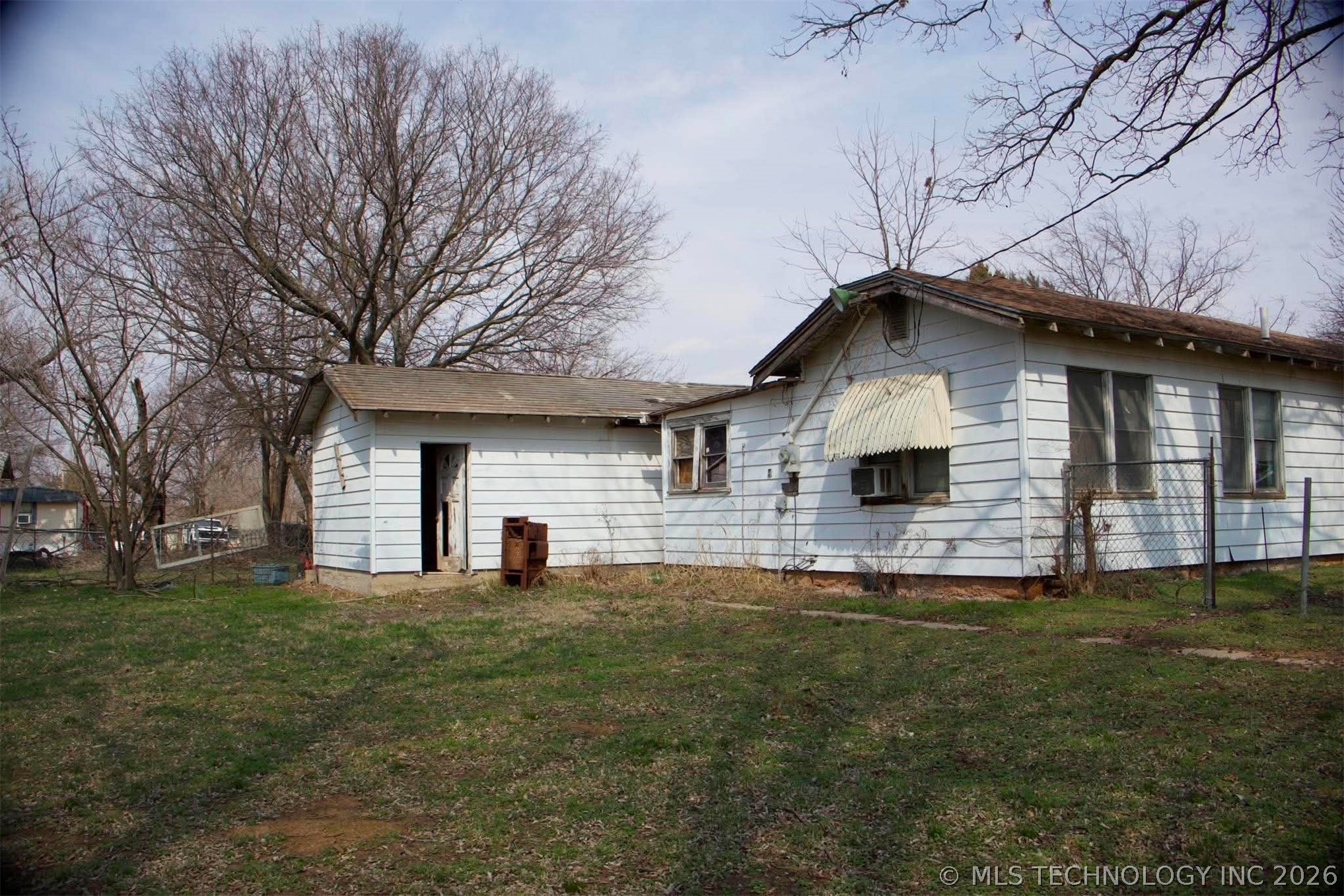 706 S Layton Property Photo 3
