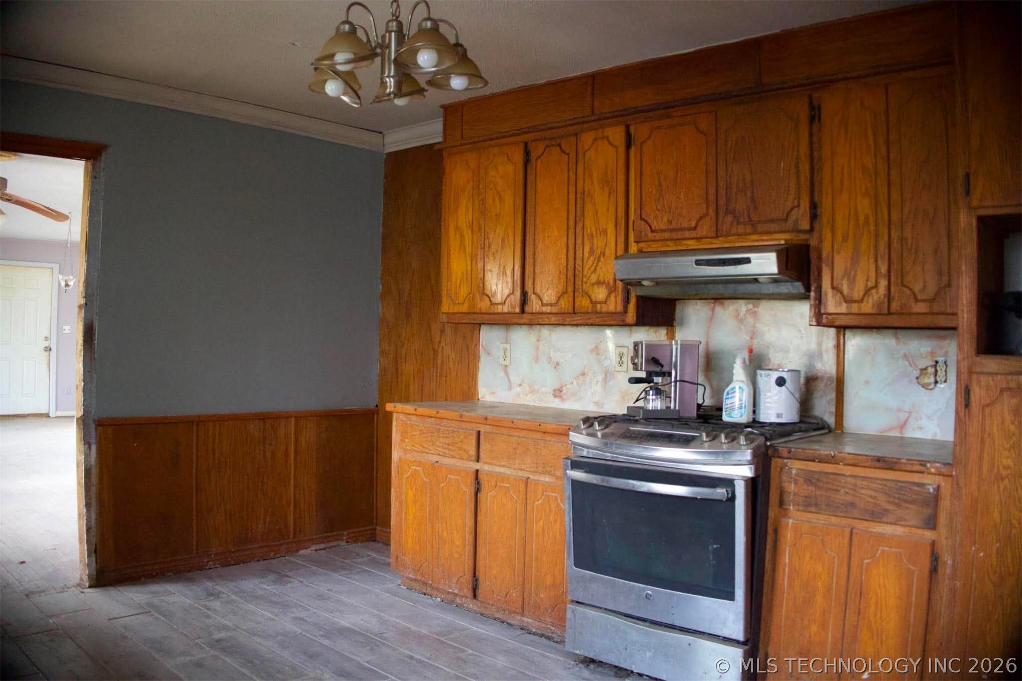 706 S Layton Property Photo 6