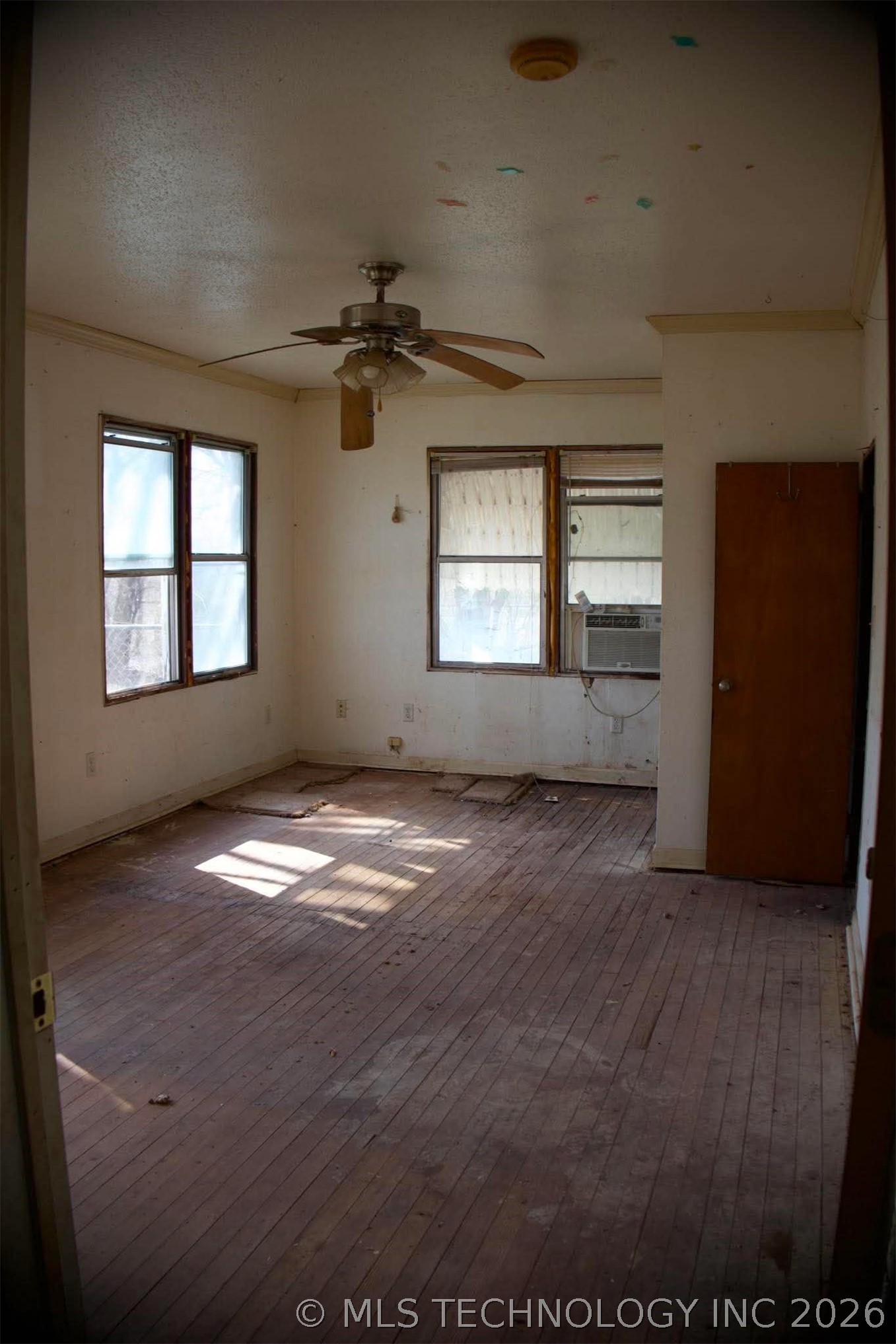 706 S Layton Property Photo 8