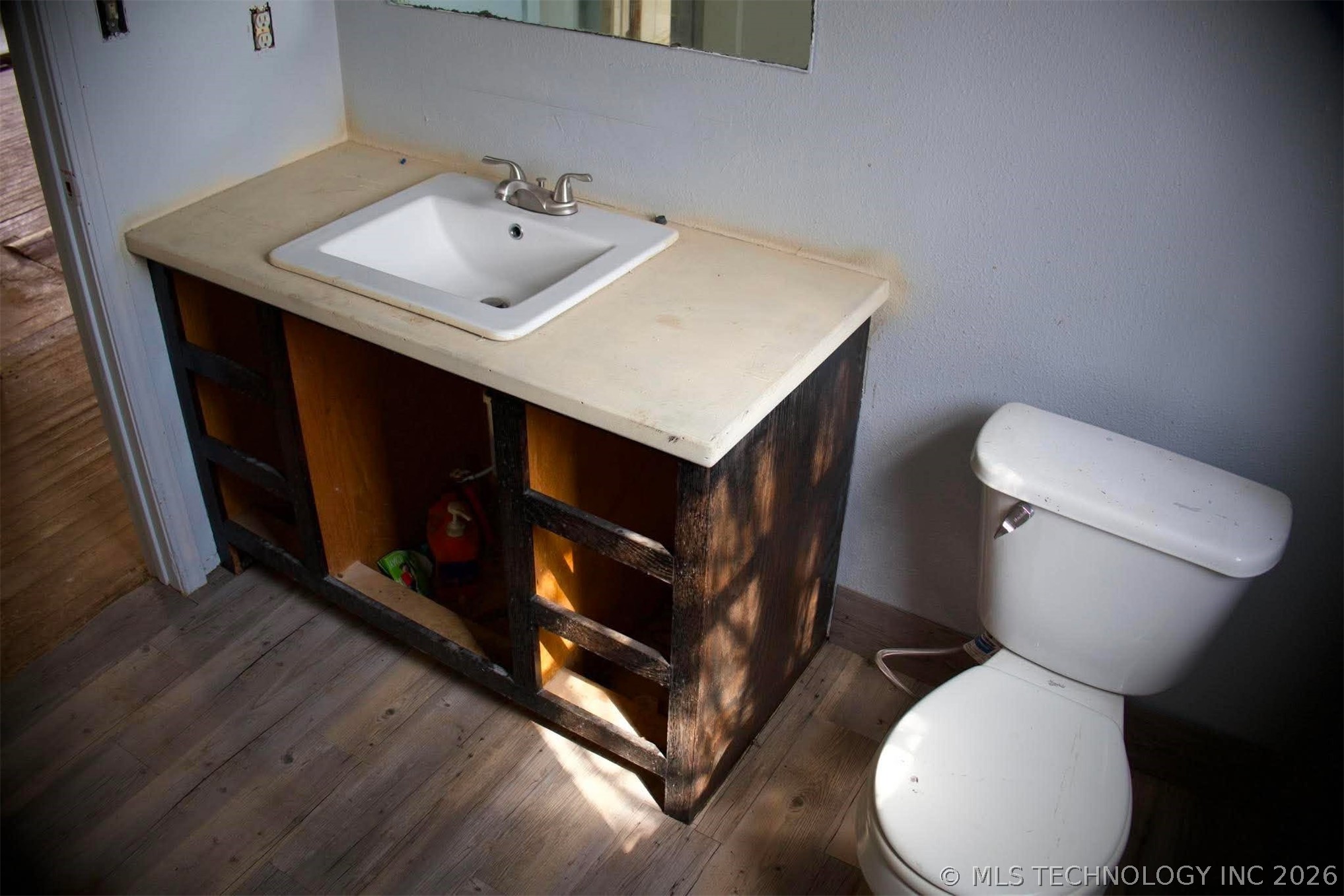706 S Layton Property Photo 11