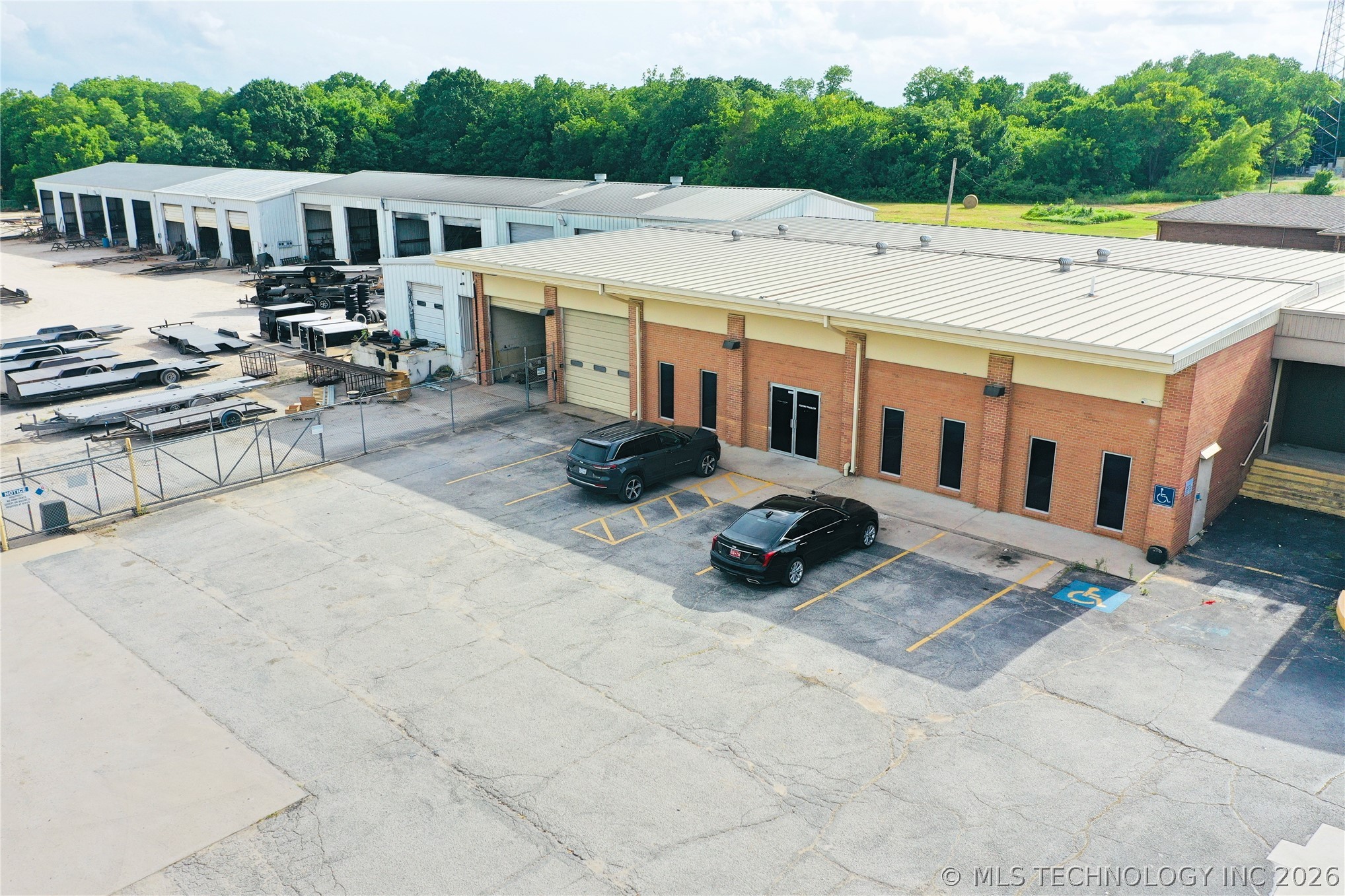 1103 Memorial Drive Property Photo 2