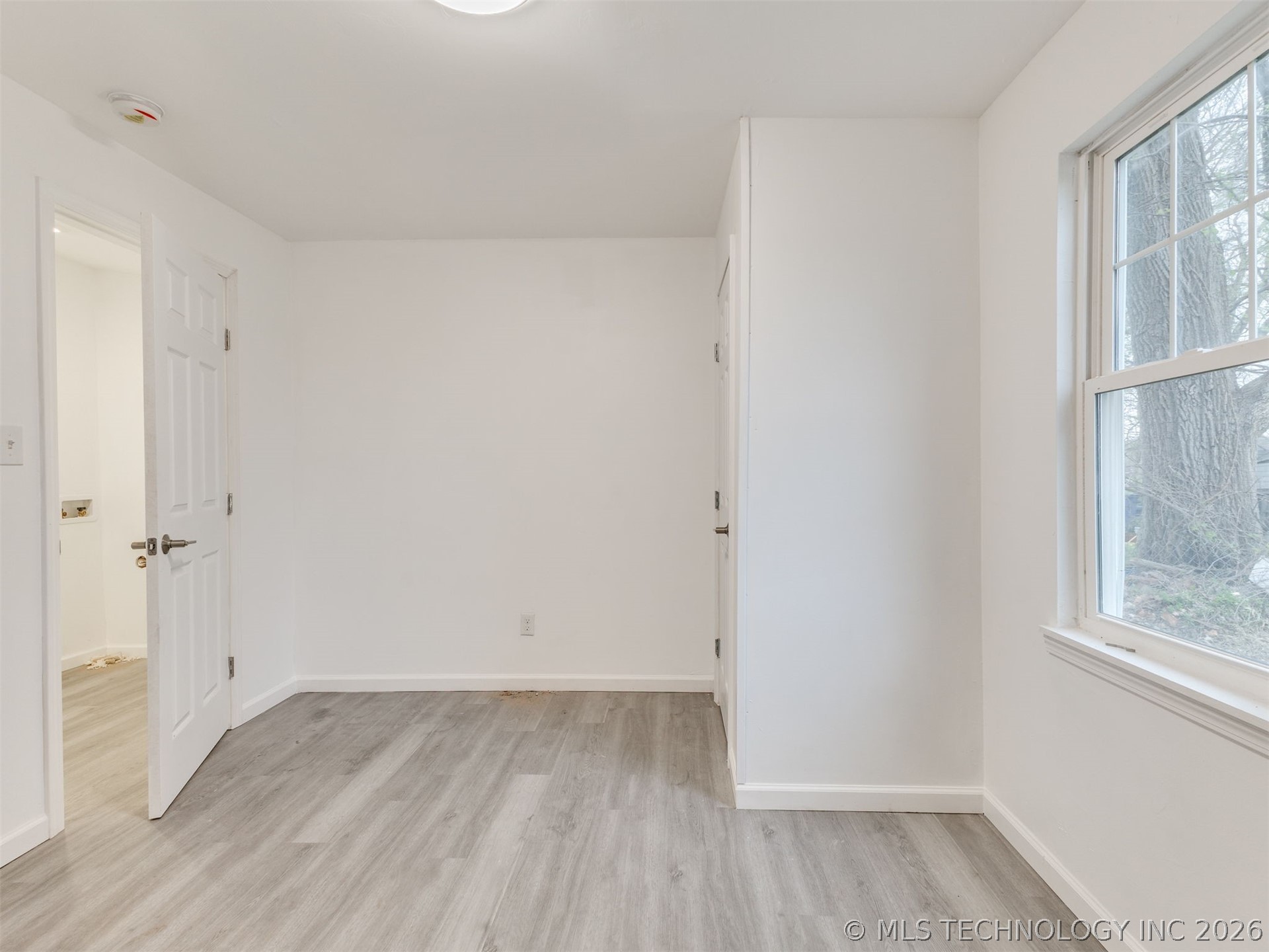 3834 W Admiral Boulevard Property Photo 12