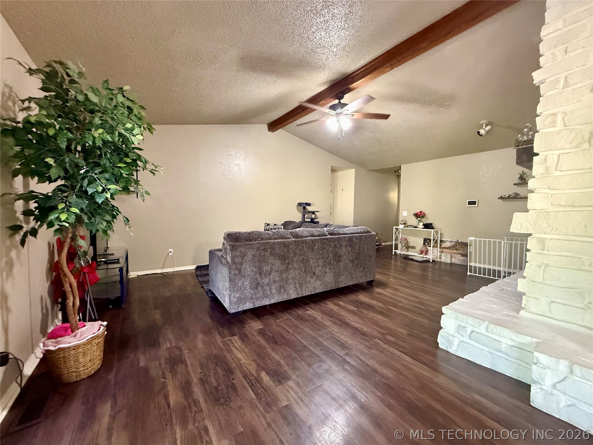 14806 E 33rd Street Property Photo 4