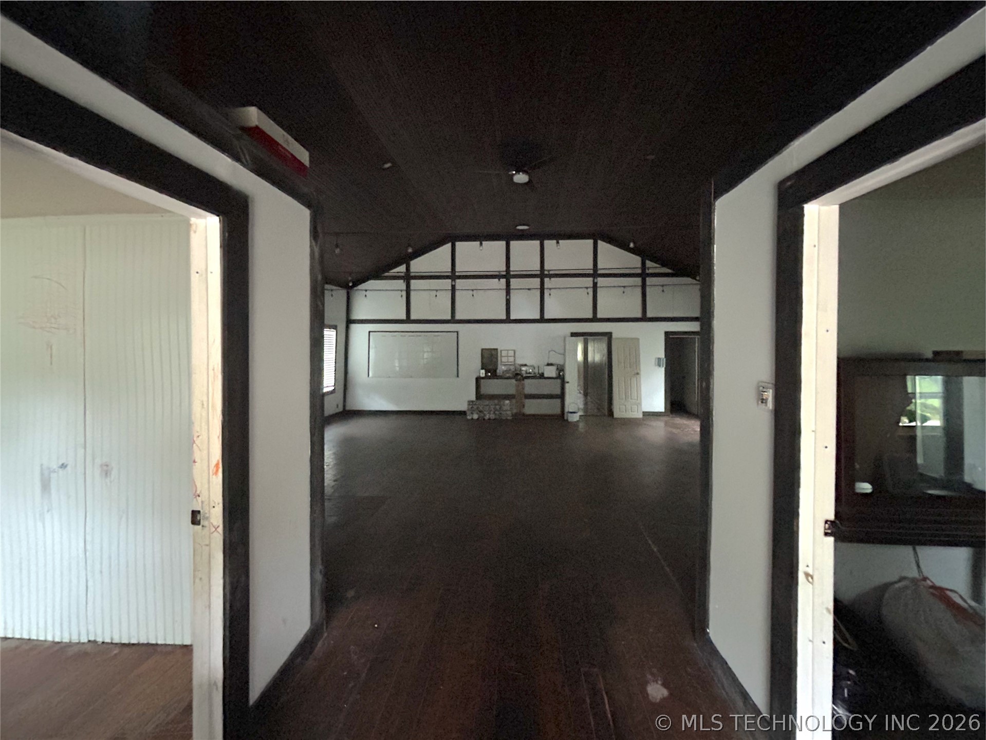 548 S Hickory Street Property Photo 4