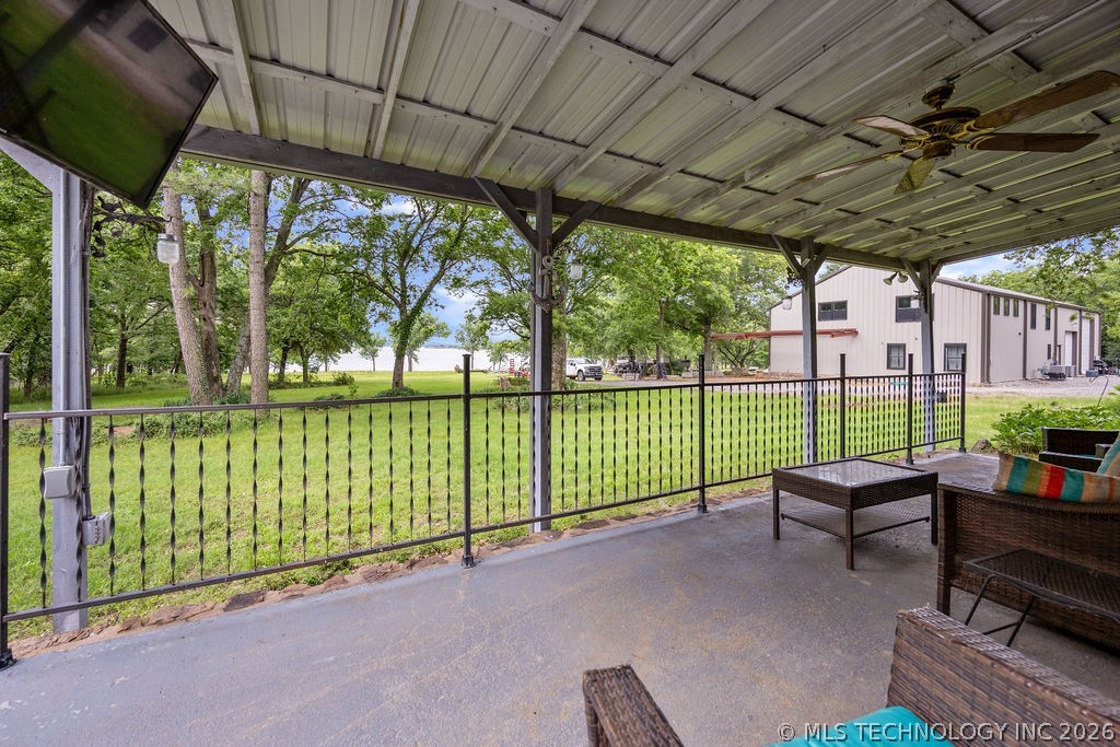 71430 S 329 Road Property Photo 3