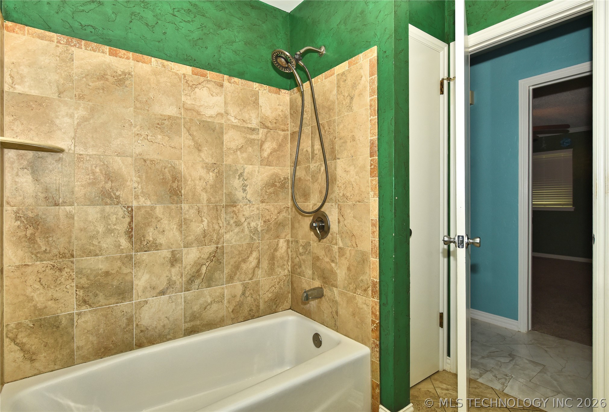 9419 Haskell Drive Nw Property Photo 17