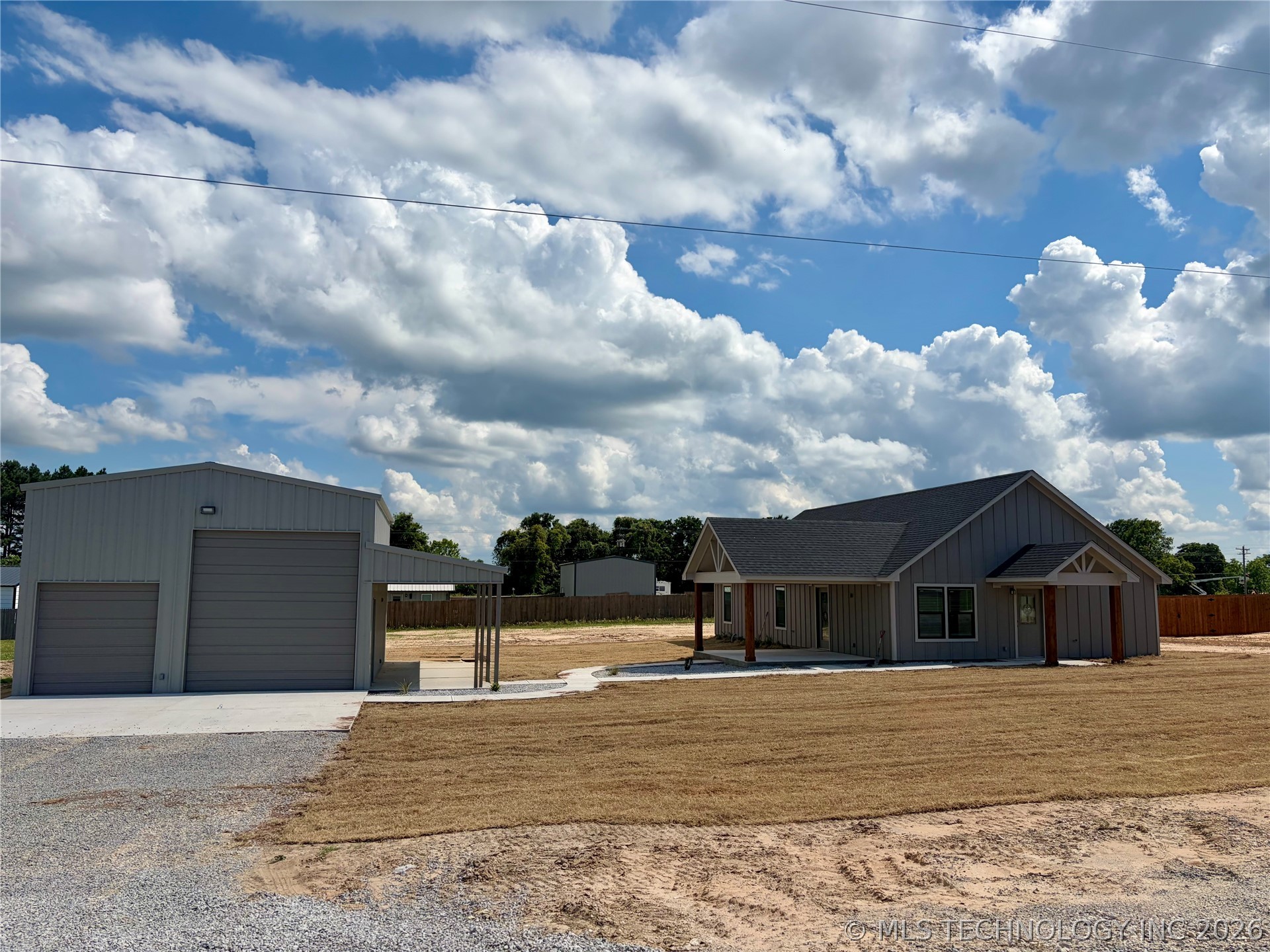 11913 Sandy Acres Trail Property Photo 2