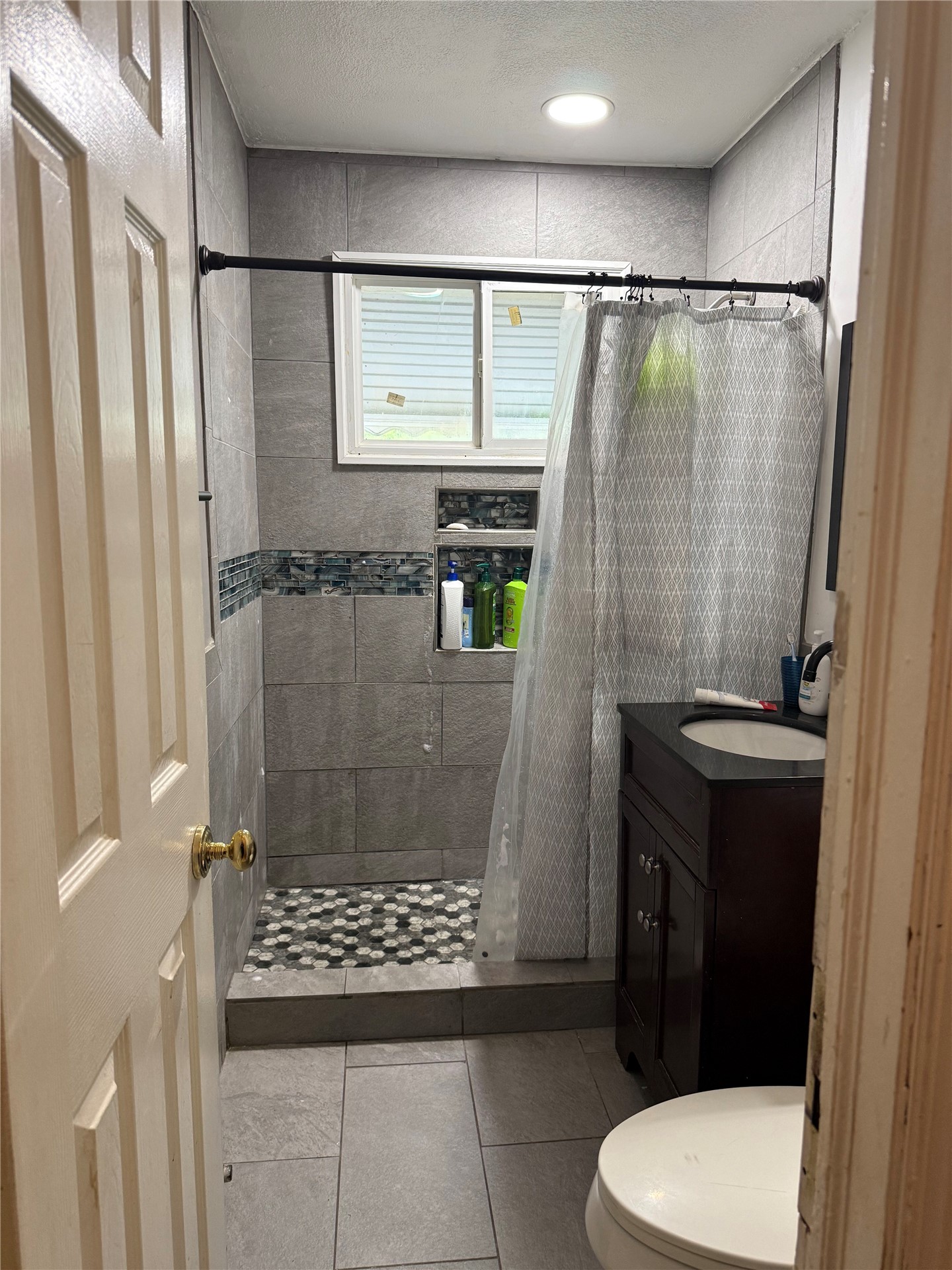 1029 N Irvington Avenue Property Photo 11