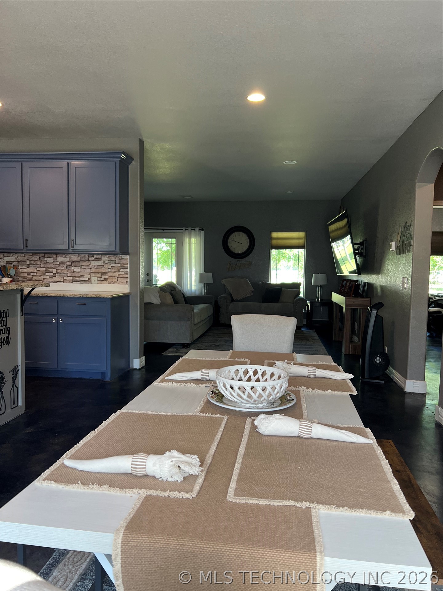 1091 N 4285 Property Photo 4
