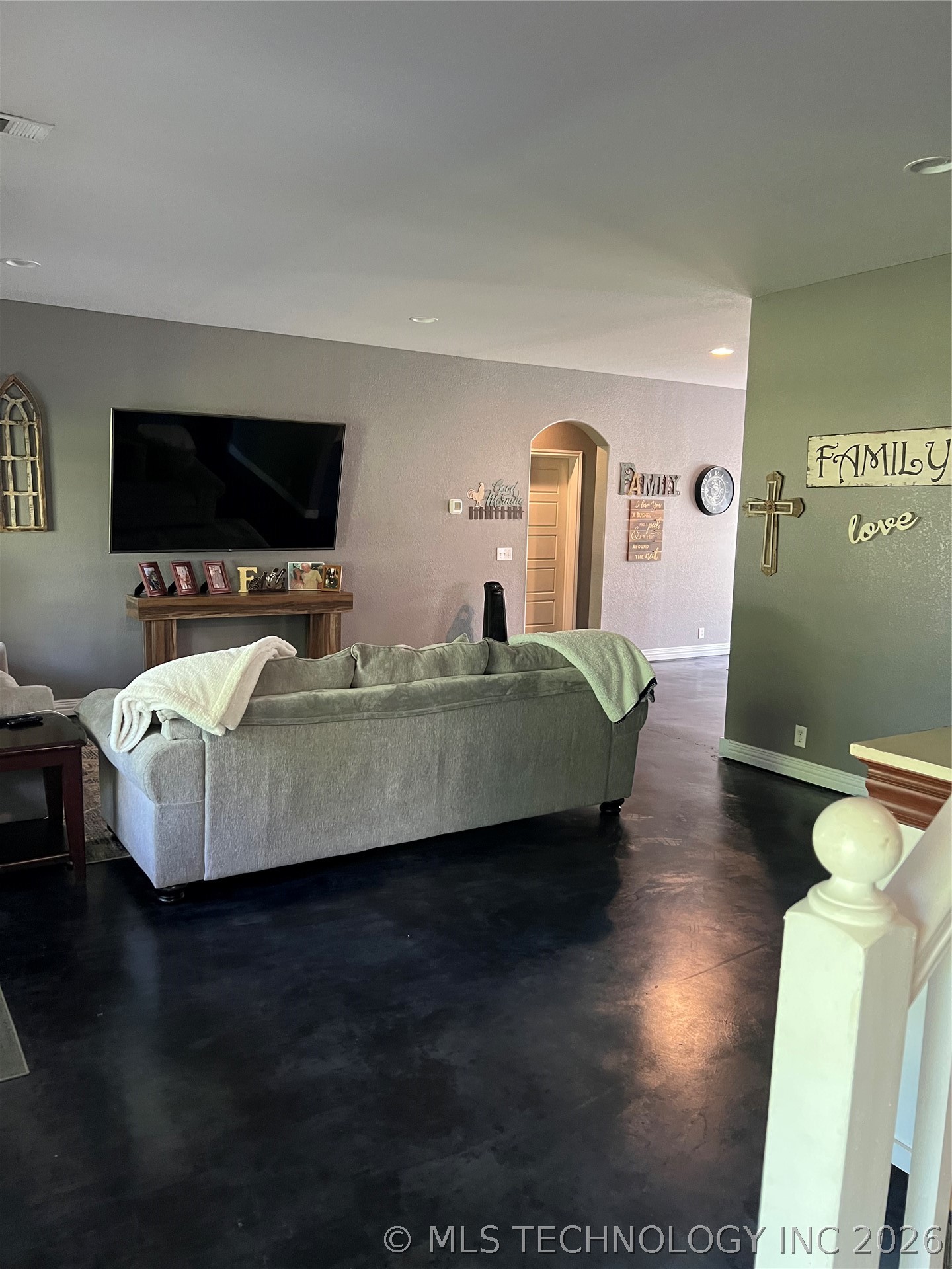 1091 N 4285 Property Photo 9