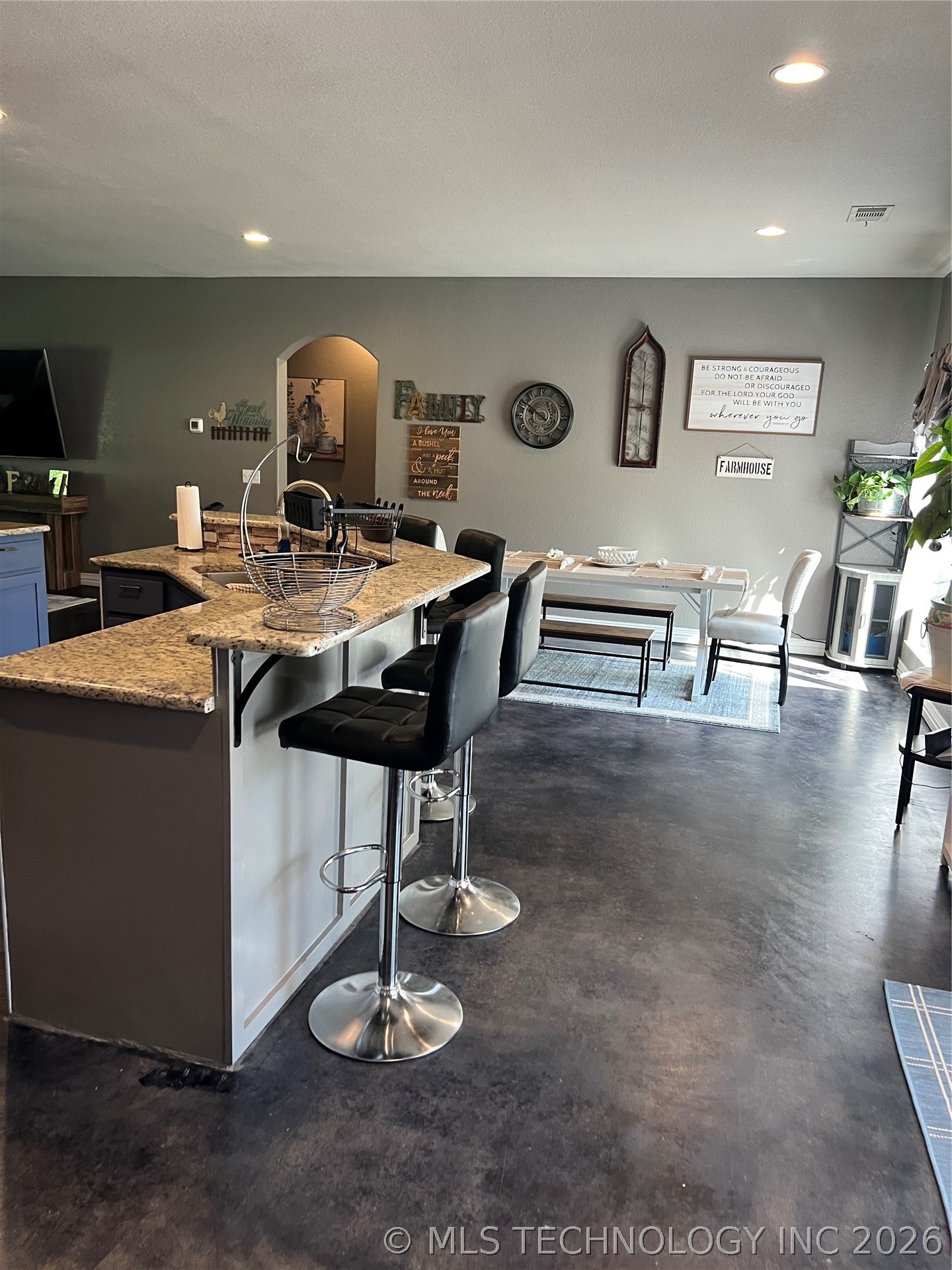 1091 N 4285 Property Photo 11
