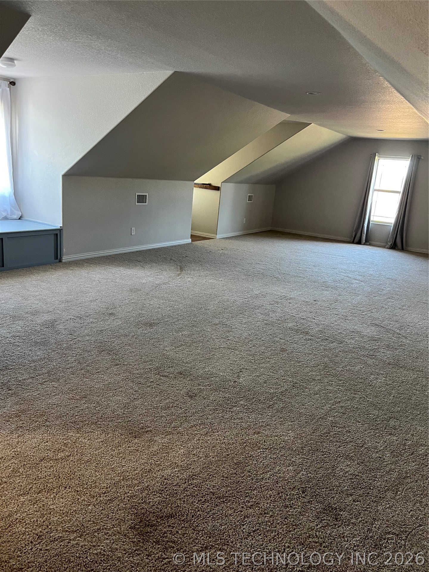 1091 N 4285 Property Photo 15