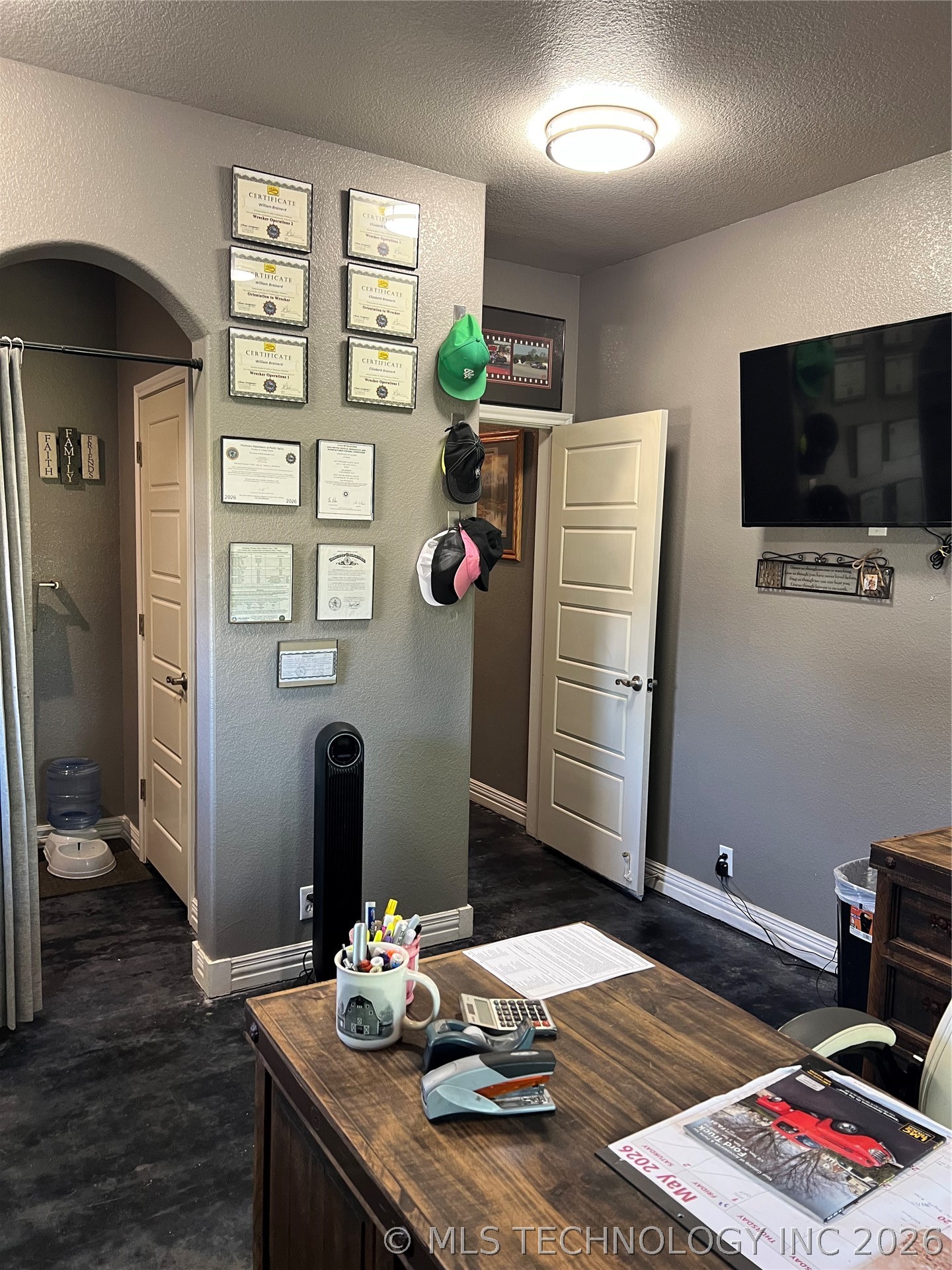 1091 N 4285 Property Photo 17