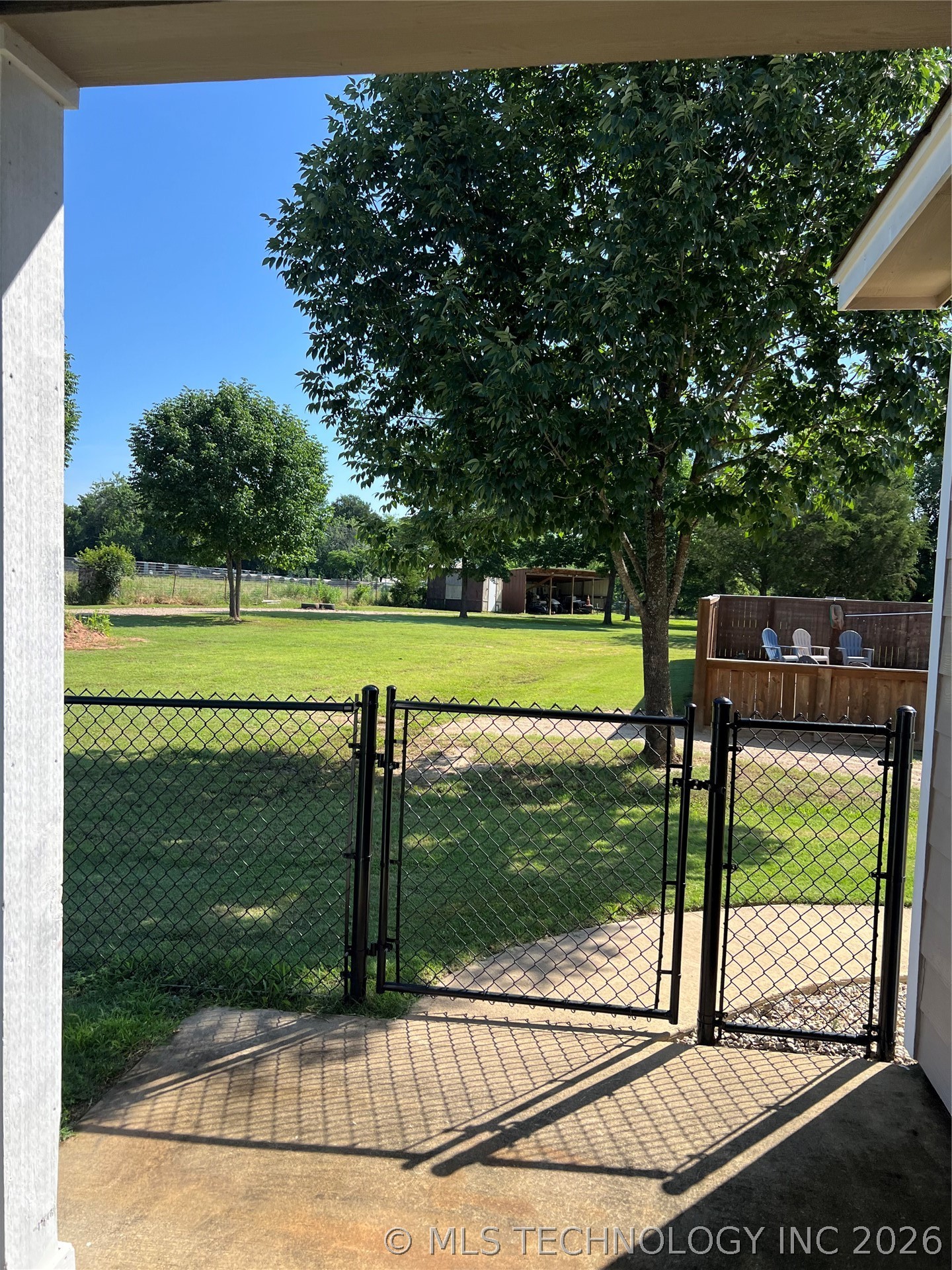 1091 N 4285 Property Photo 22