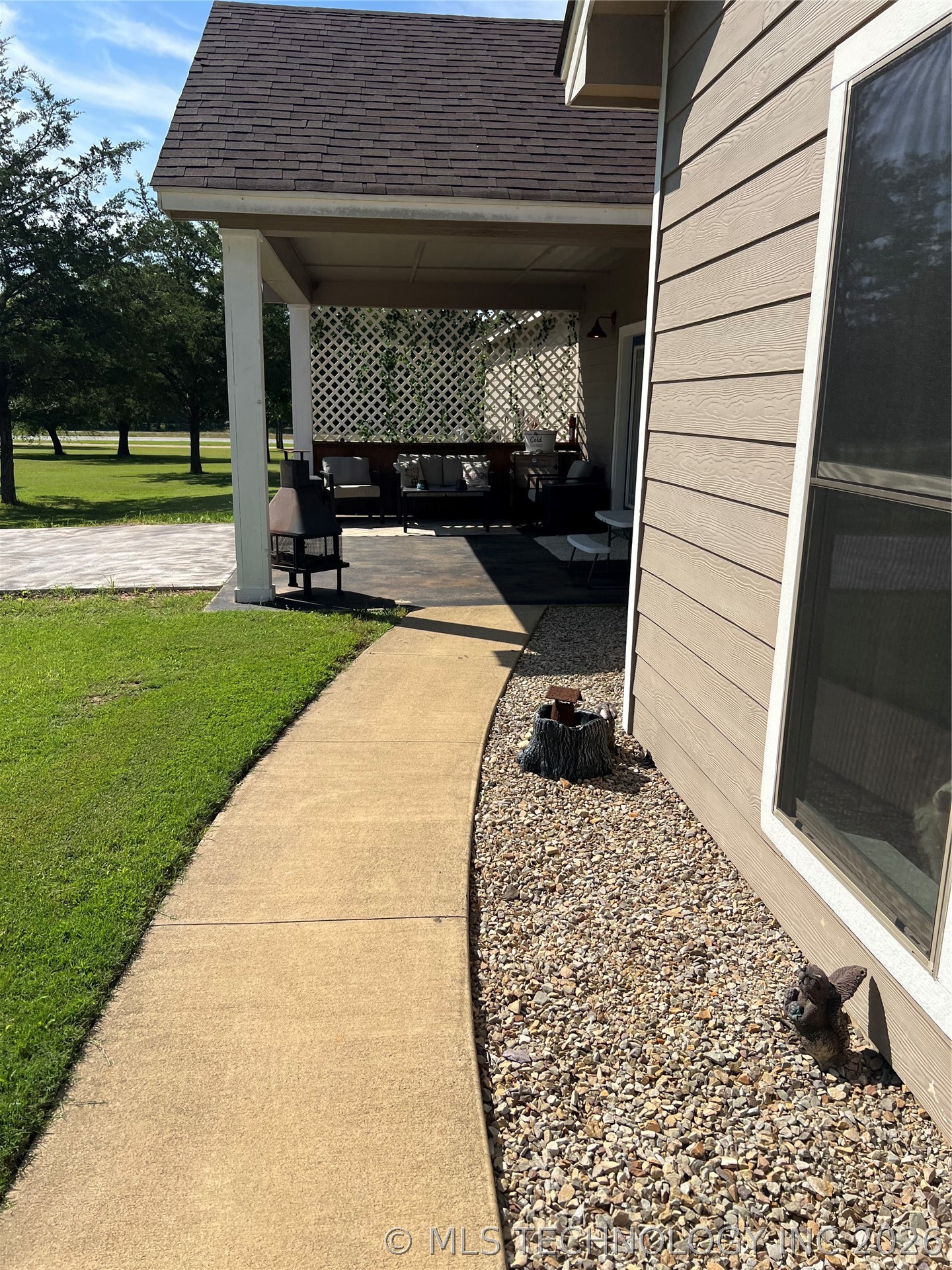 1091 N 4285 Property Photo 23