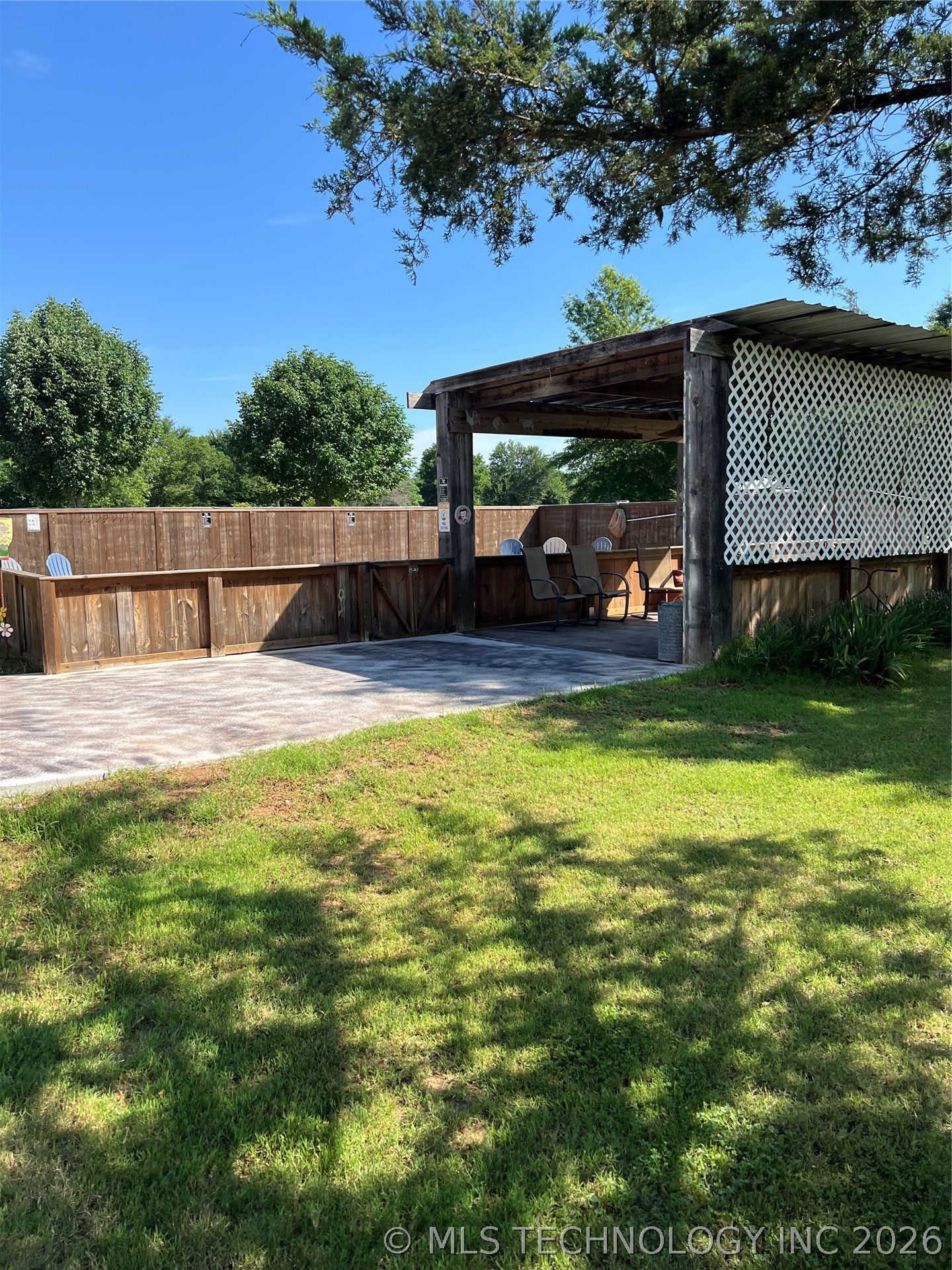 1091 N 4285 Property Photo 25