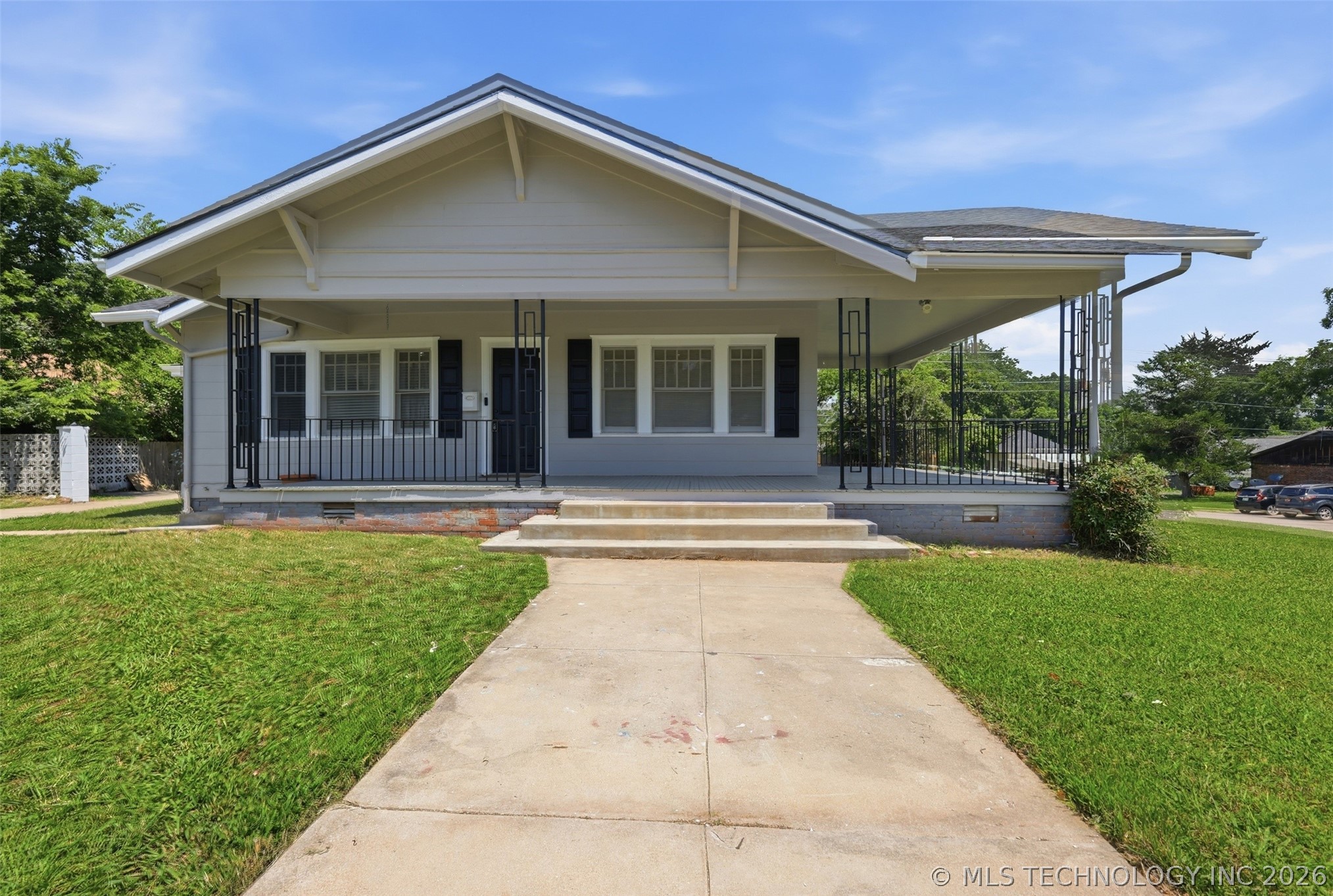 300 W 17th