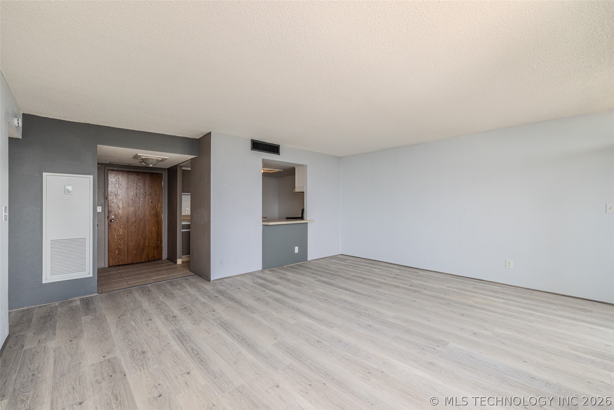 410 W 7th Street 1729 Property Photo 11