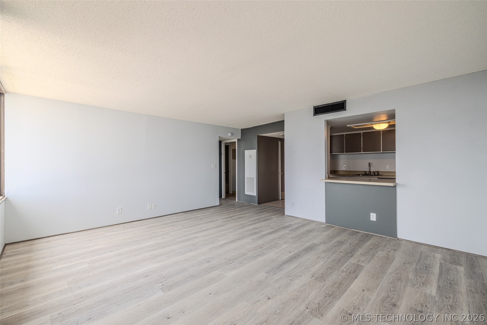 410 W 7th Street 1729 Property Photo 12