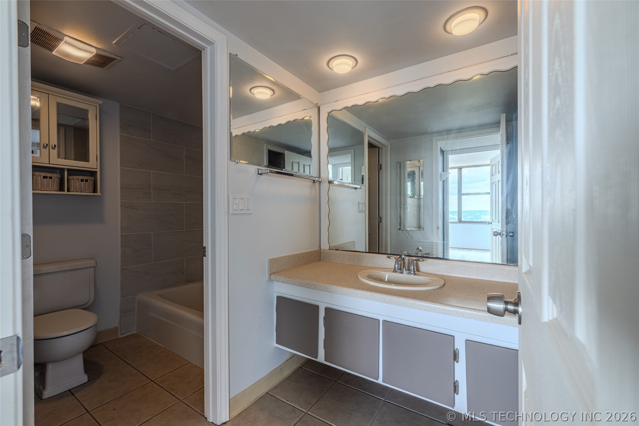 410 W 7th Street 1729 Property Photo 14