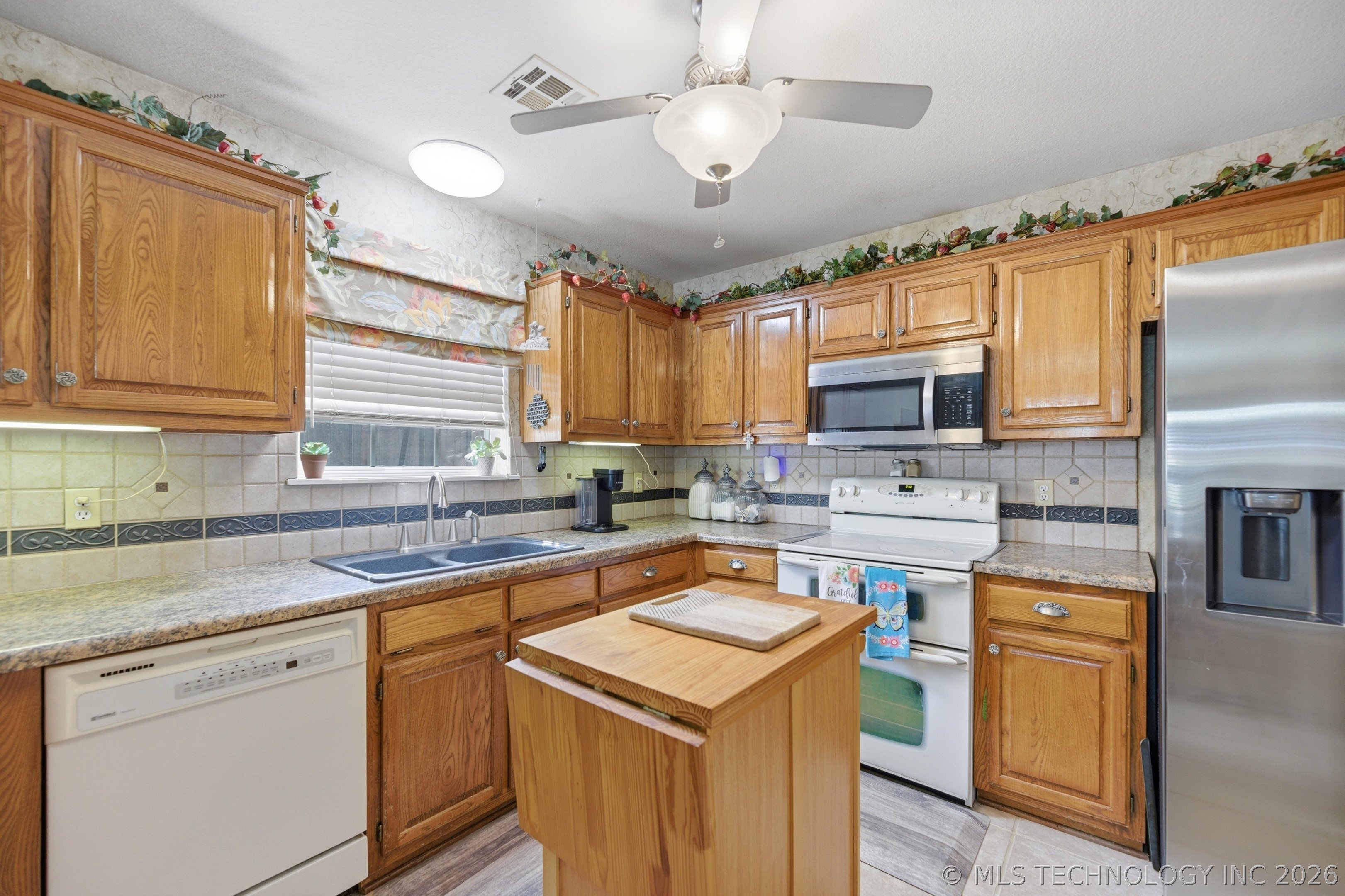1085 E 138th Street Property Photo 11