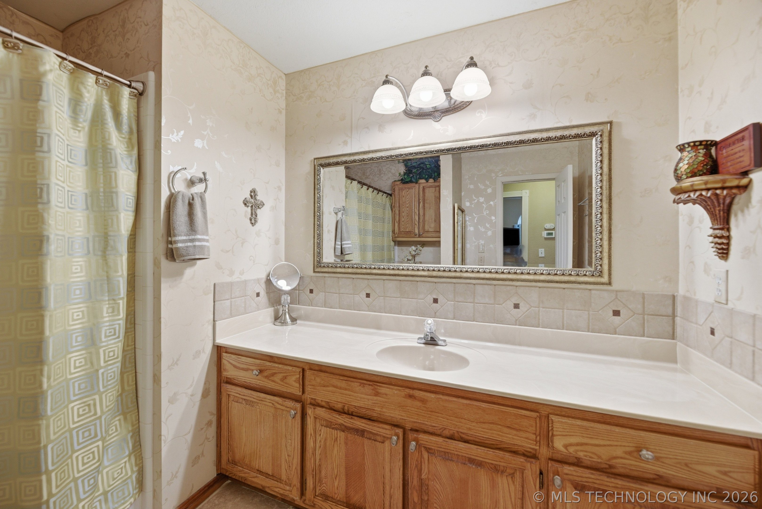 1085 E 138th Street Property Photo 20