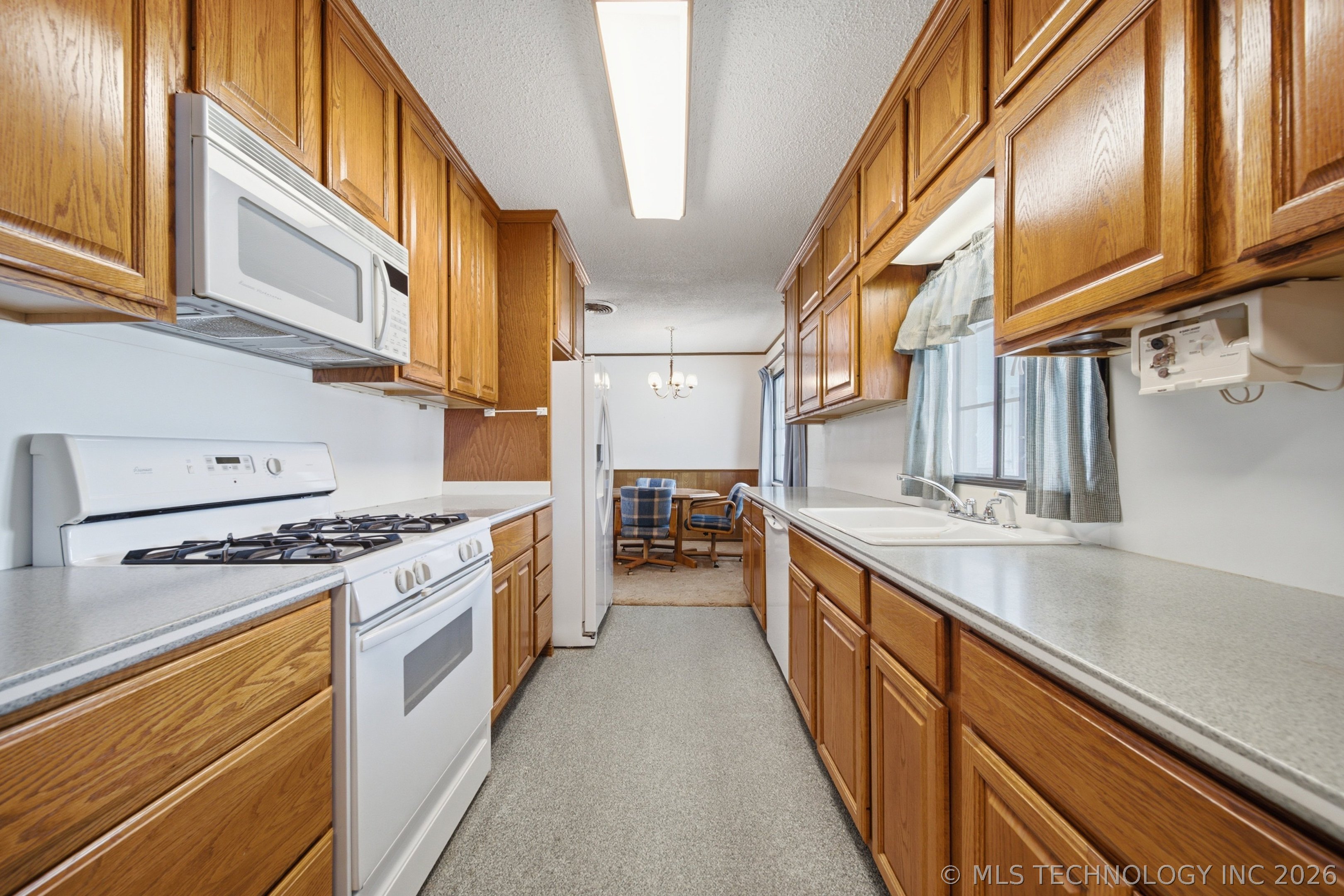 16870 S Yale Avenue Property Photo 11