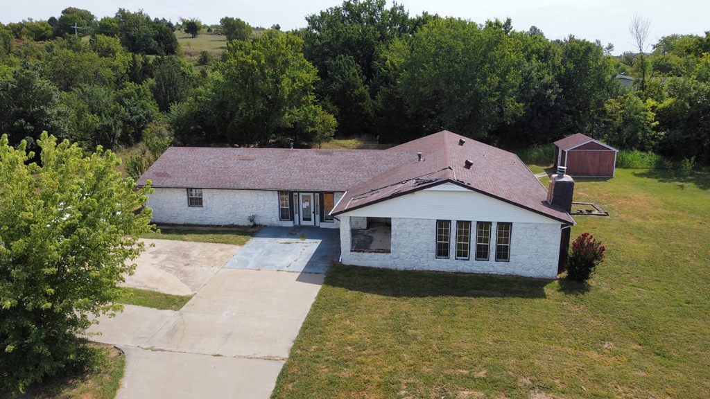 156 County Road 3237 Property Photo 7