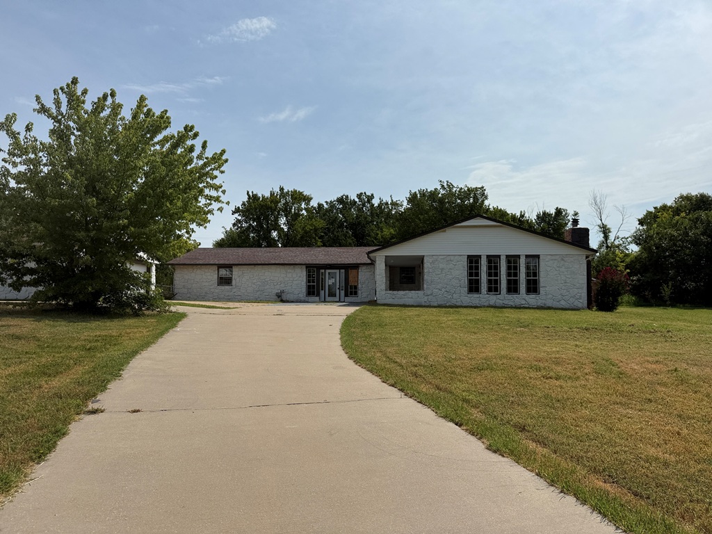 156 County Road 3237 Property Photo 9