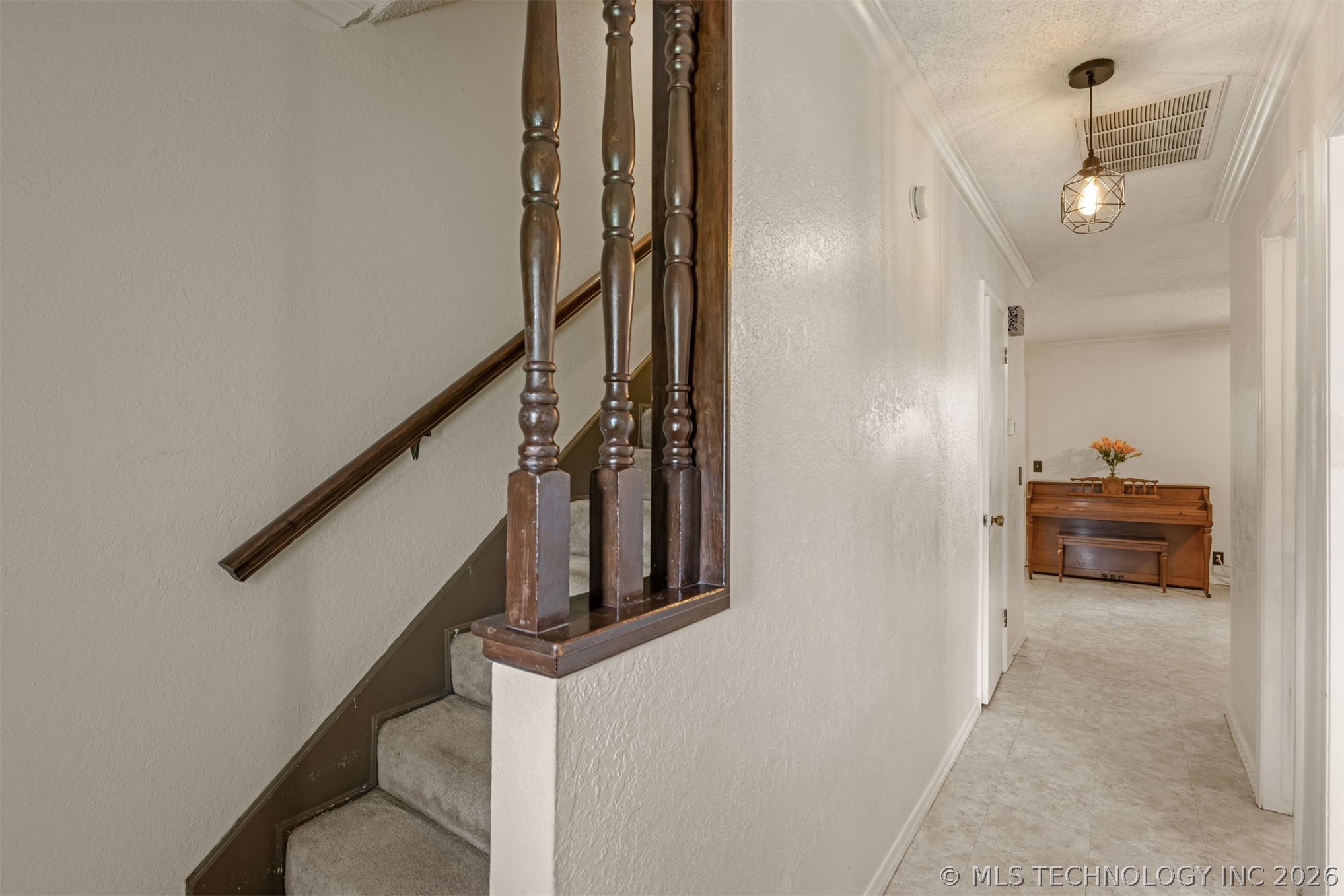 11411 E 37th Place Property Photo 5