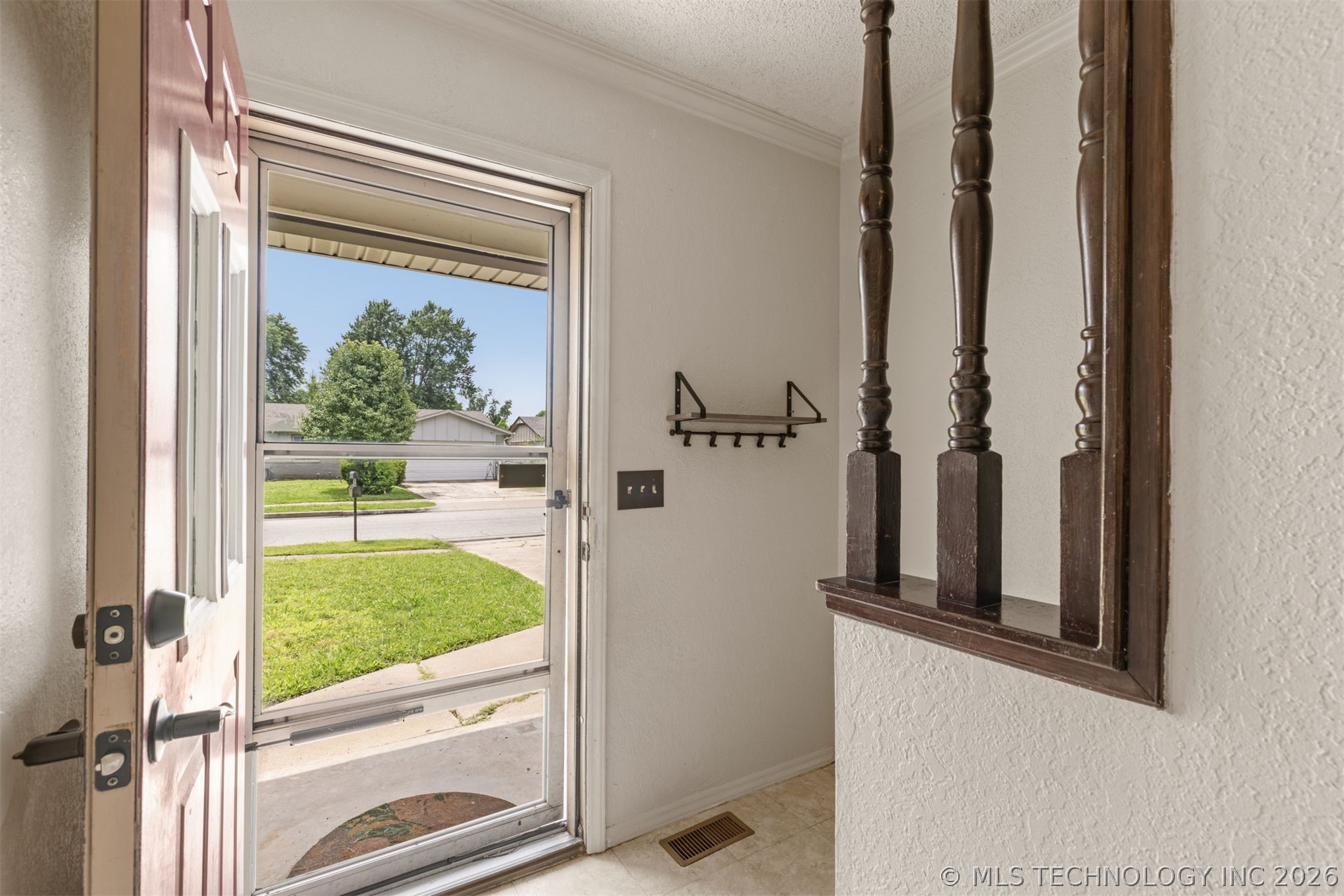 11411 E 37th Place Property Photo 6