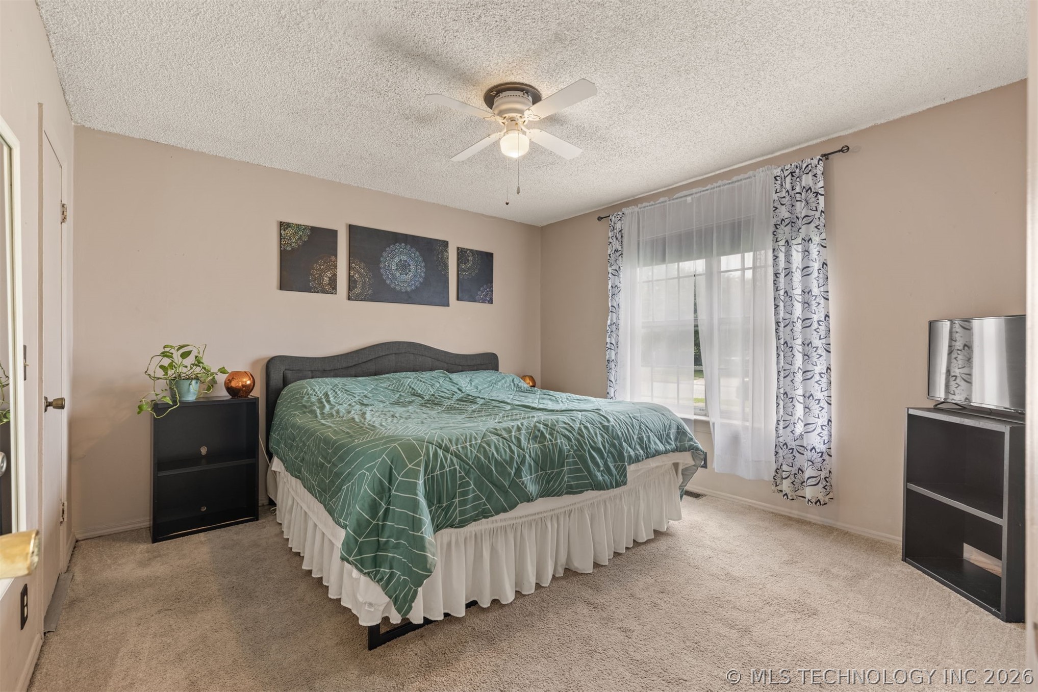 11411 E 37th Place Property Photo 8