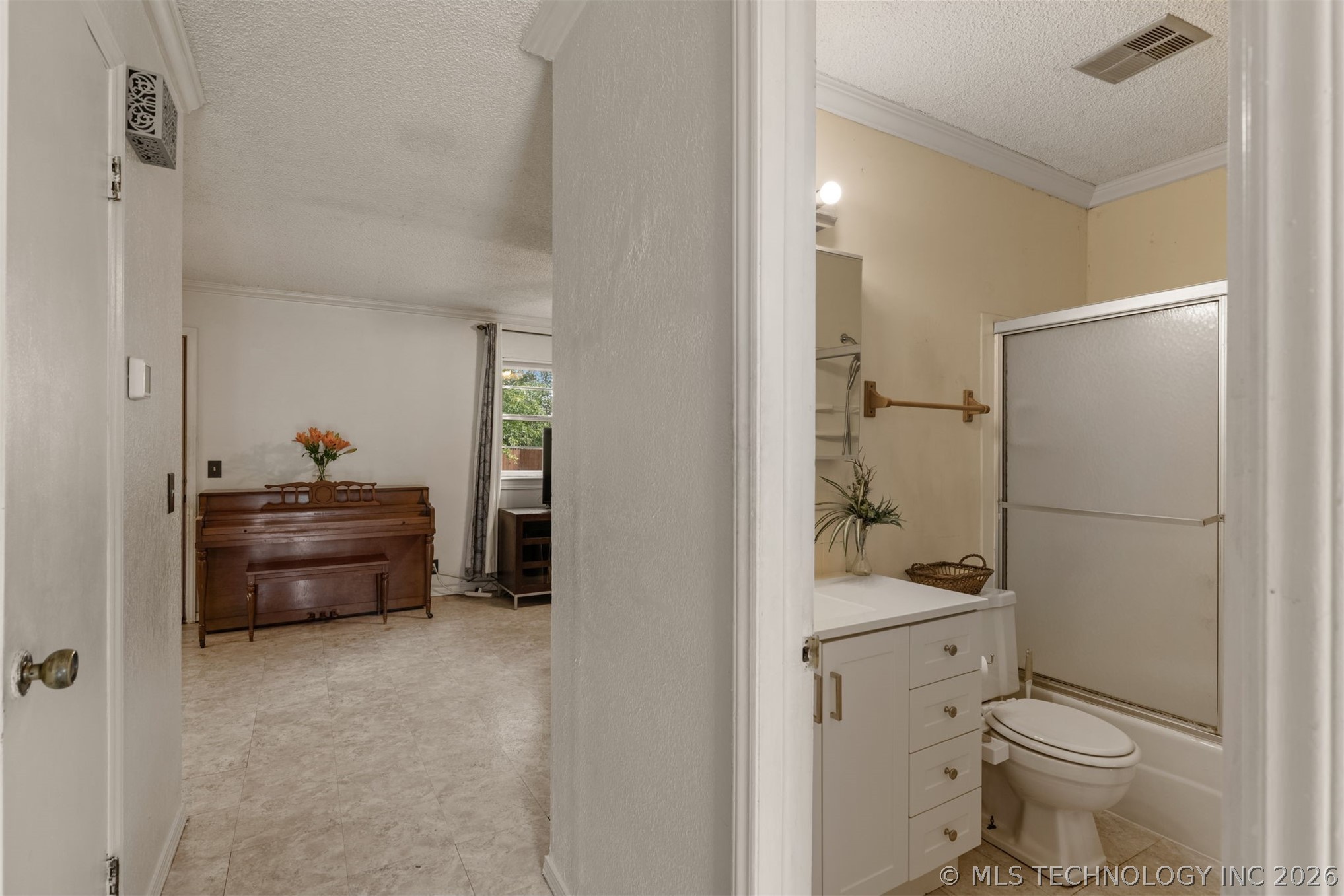 11411 E 37th Place Property Photo 11