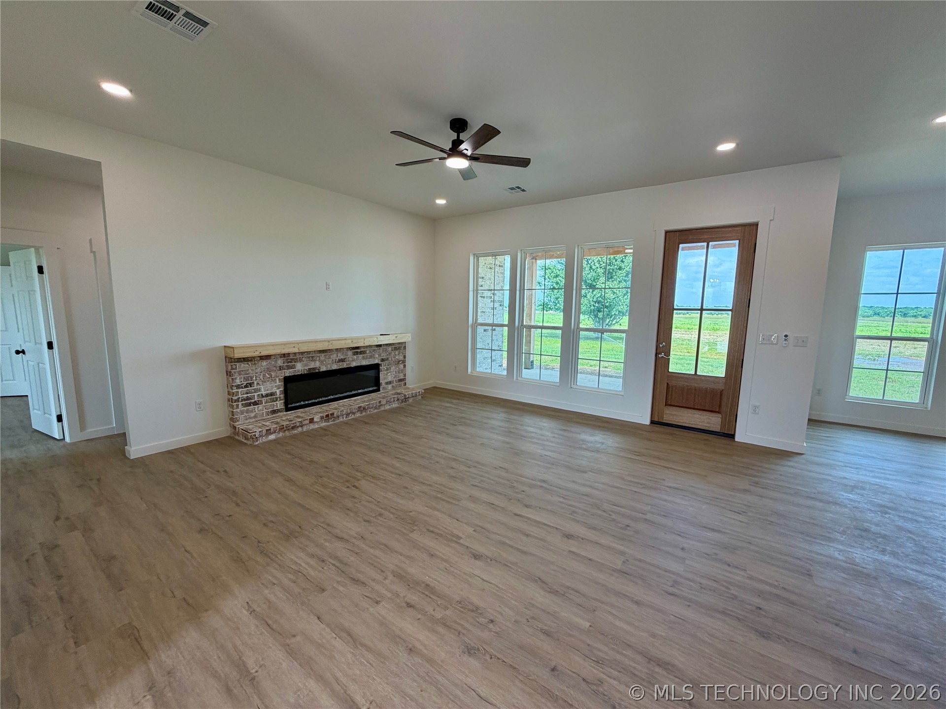 5582 S Julian Boulevard Property Photo 4