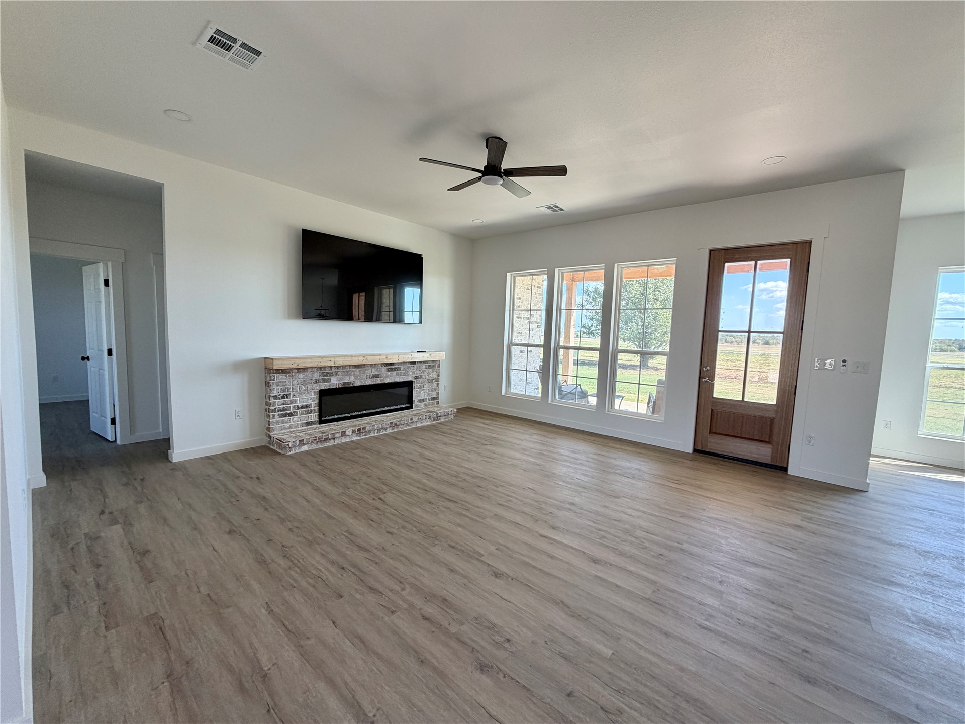 5582 S Julian Boulevard Property Photo 4