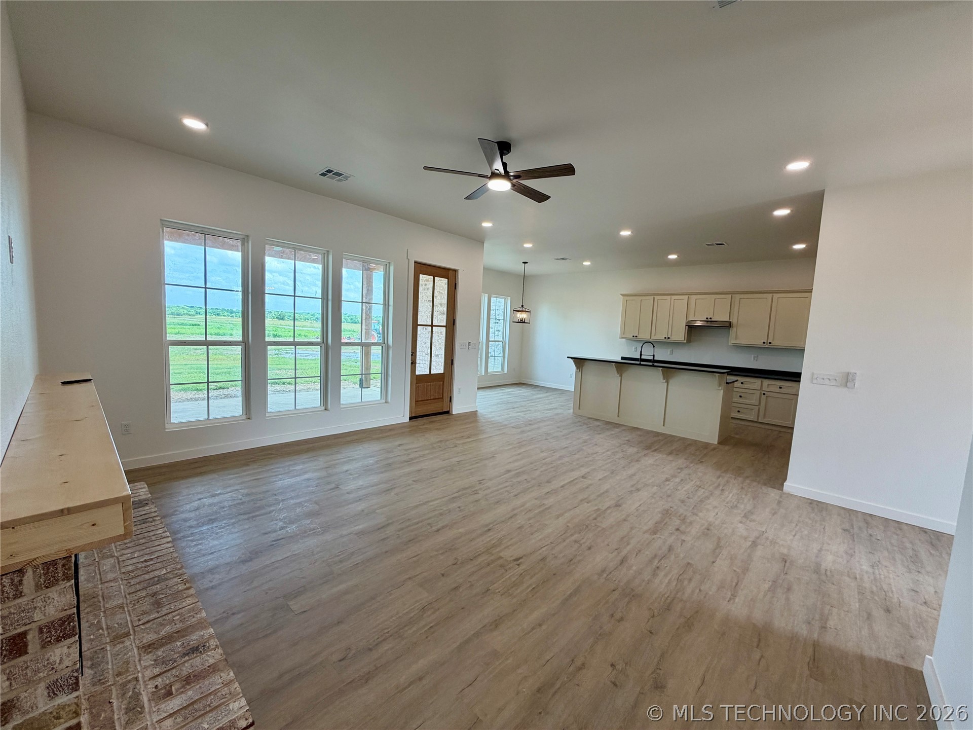 5582 S Julian Boulevard Property Photo 7