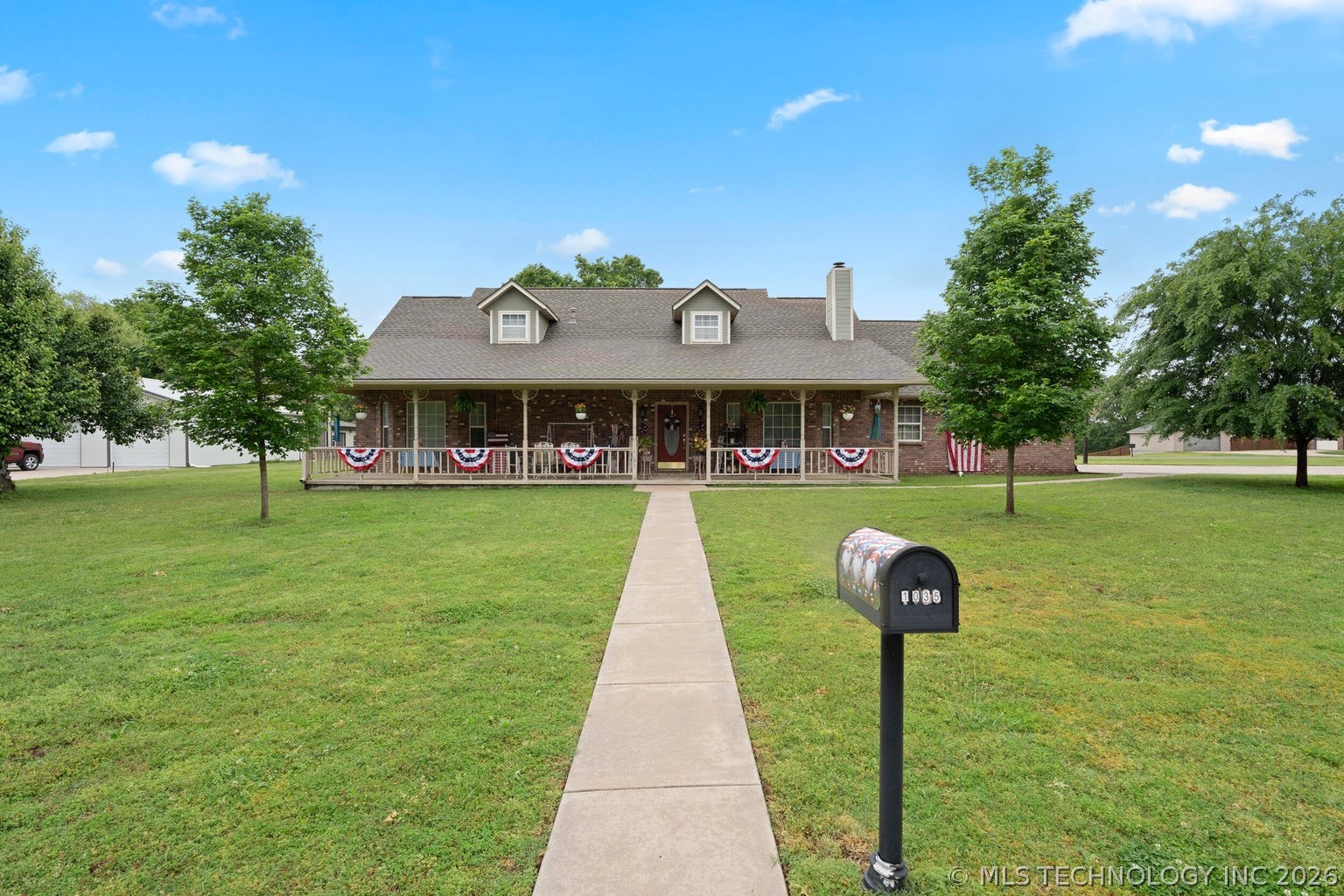 1035 Hillside Road Property Photo 2