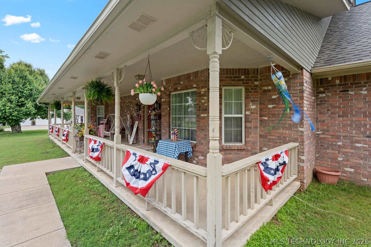 1035 Hillside Road Property Photo 6