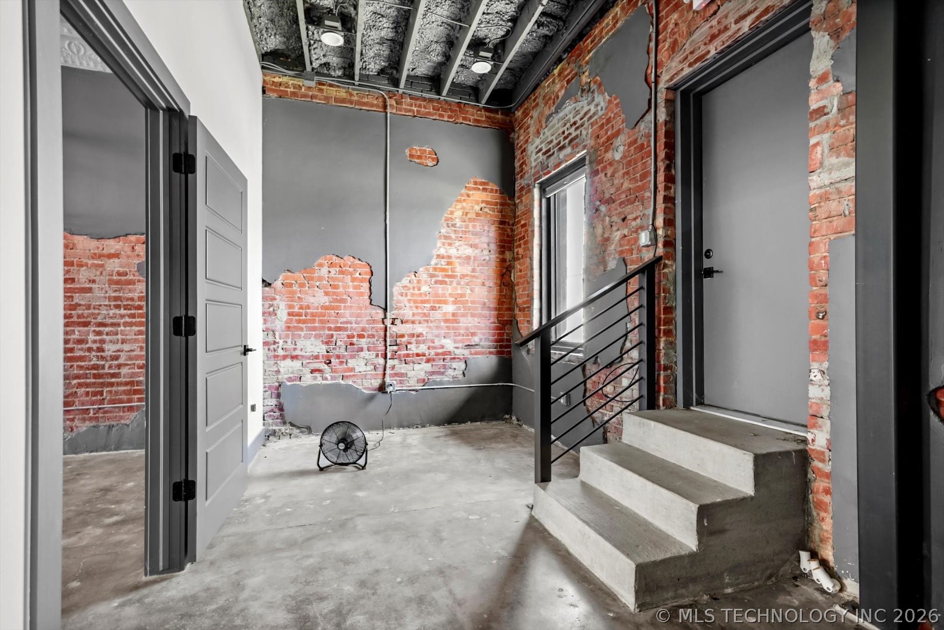 216 E Rogers Boulevard A & B Property Photo 5