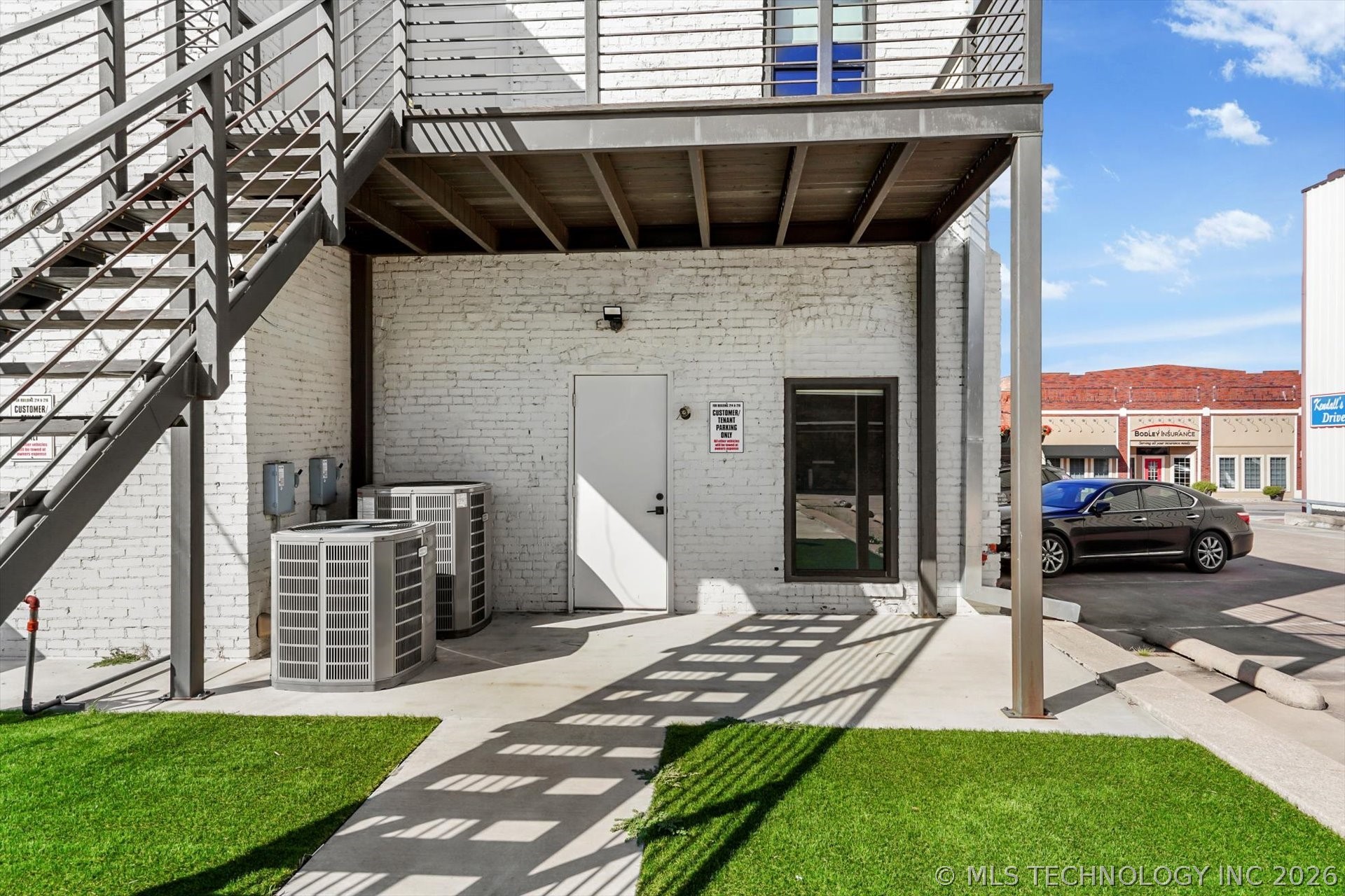 216 E Rogers Boulevard A & B Property Photo 7
