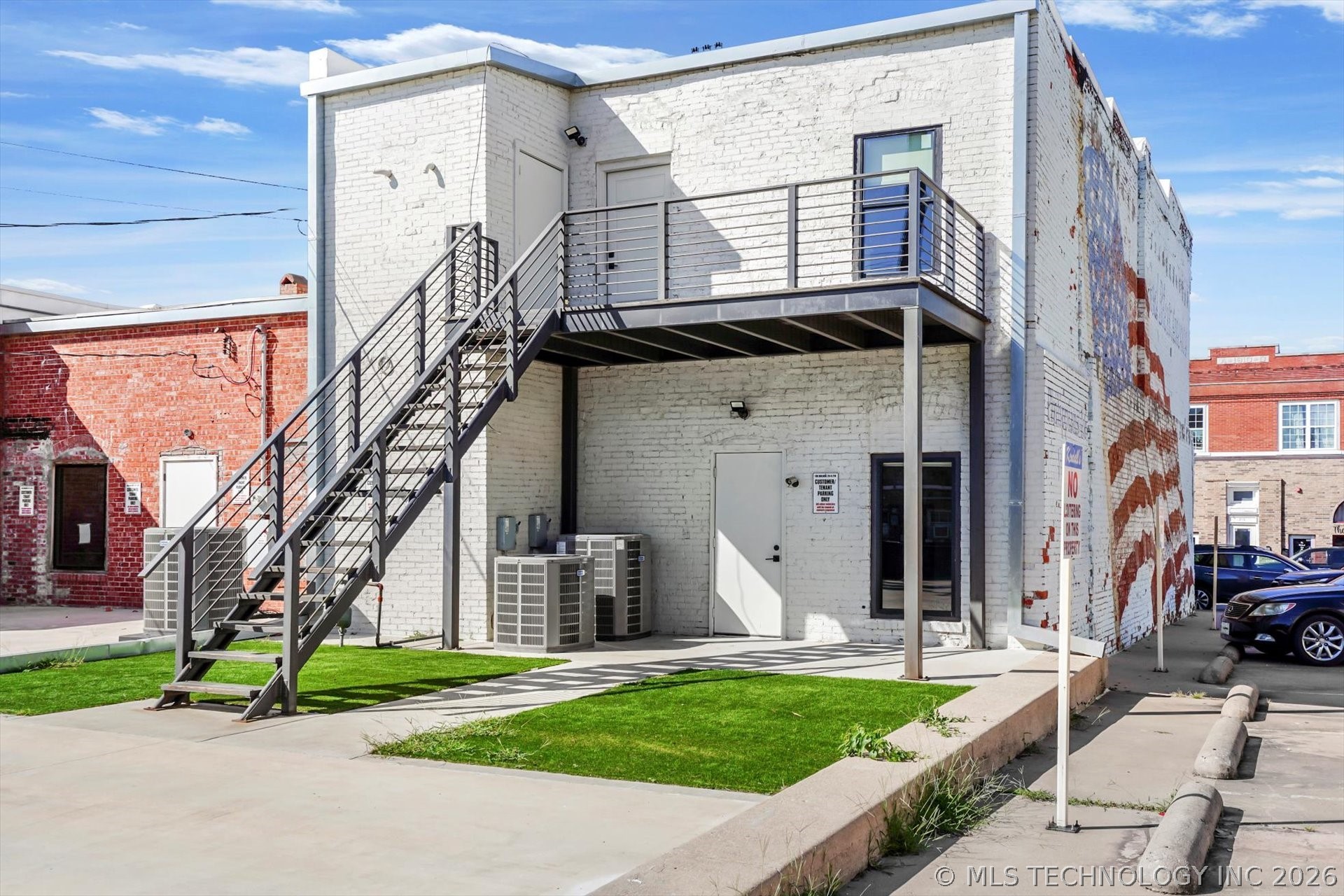 216 E Rogers Boulevard A & B Property Photo 8