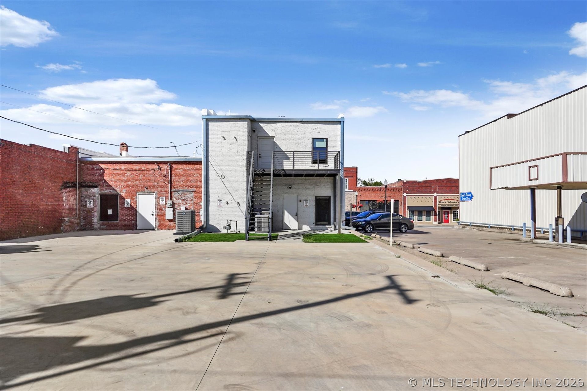 216 E Rogers Boulevard A & B Property Photo 10