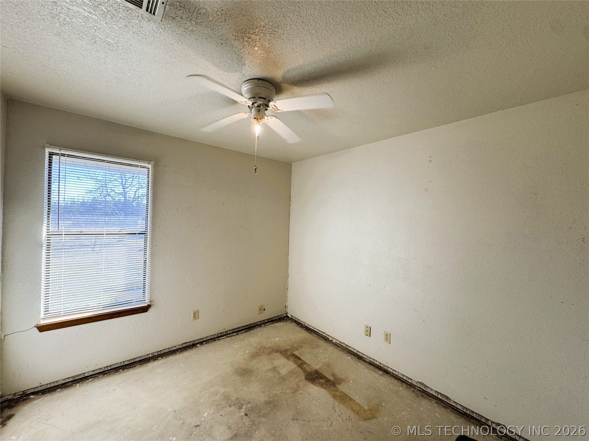2007 Mary Avenue Property Photo 12