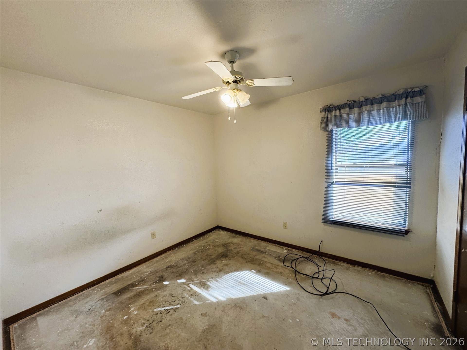 2007 Mary Avenue Property Photo 14