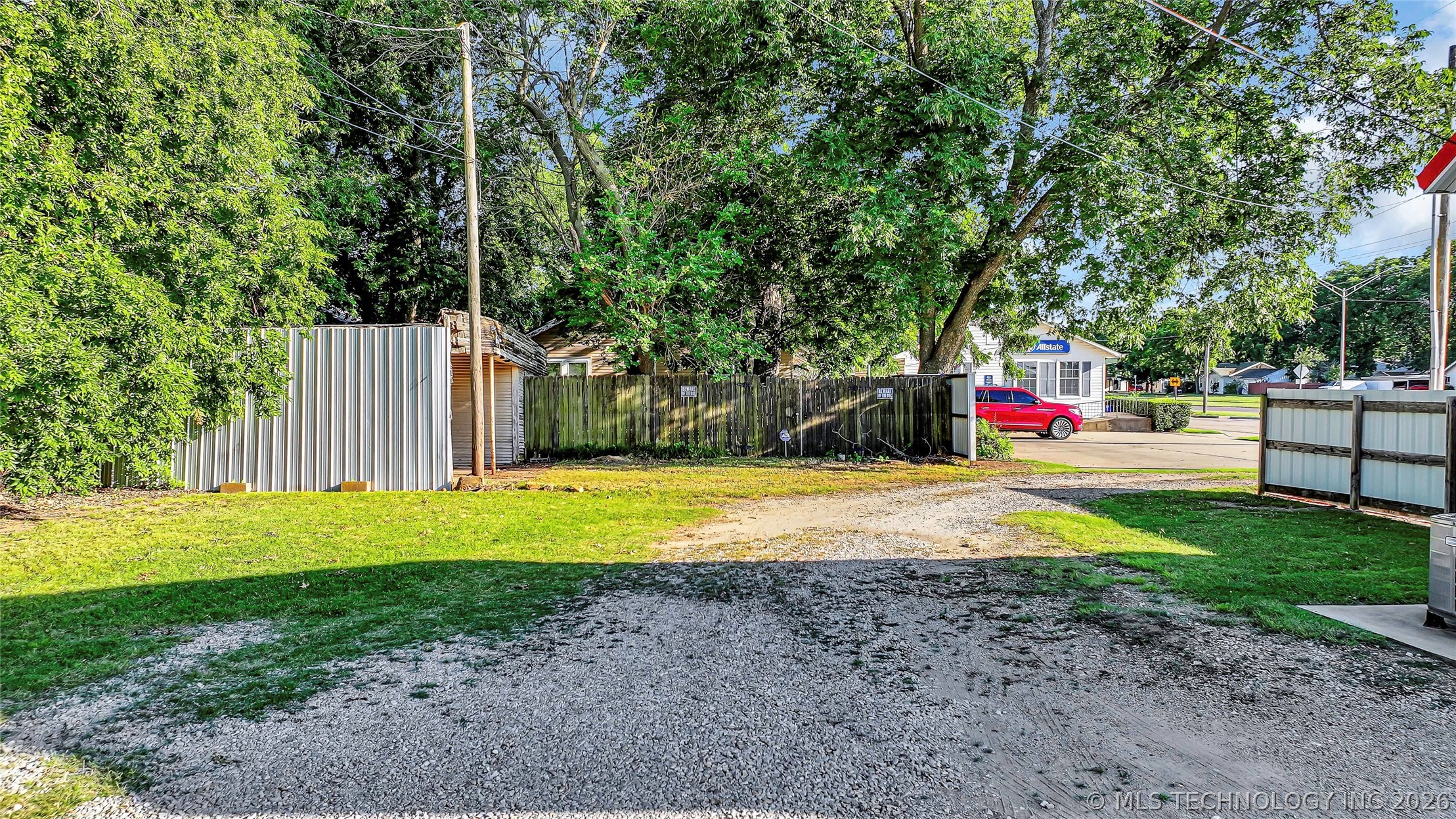 116 S Commerce Property Photo 7