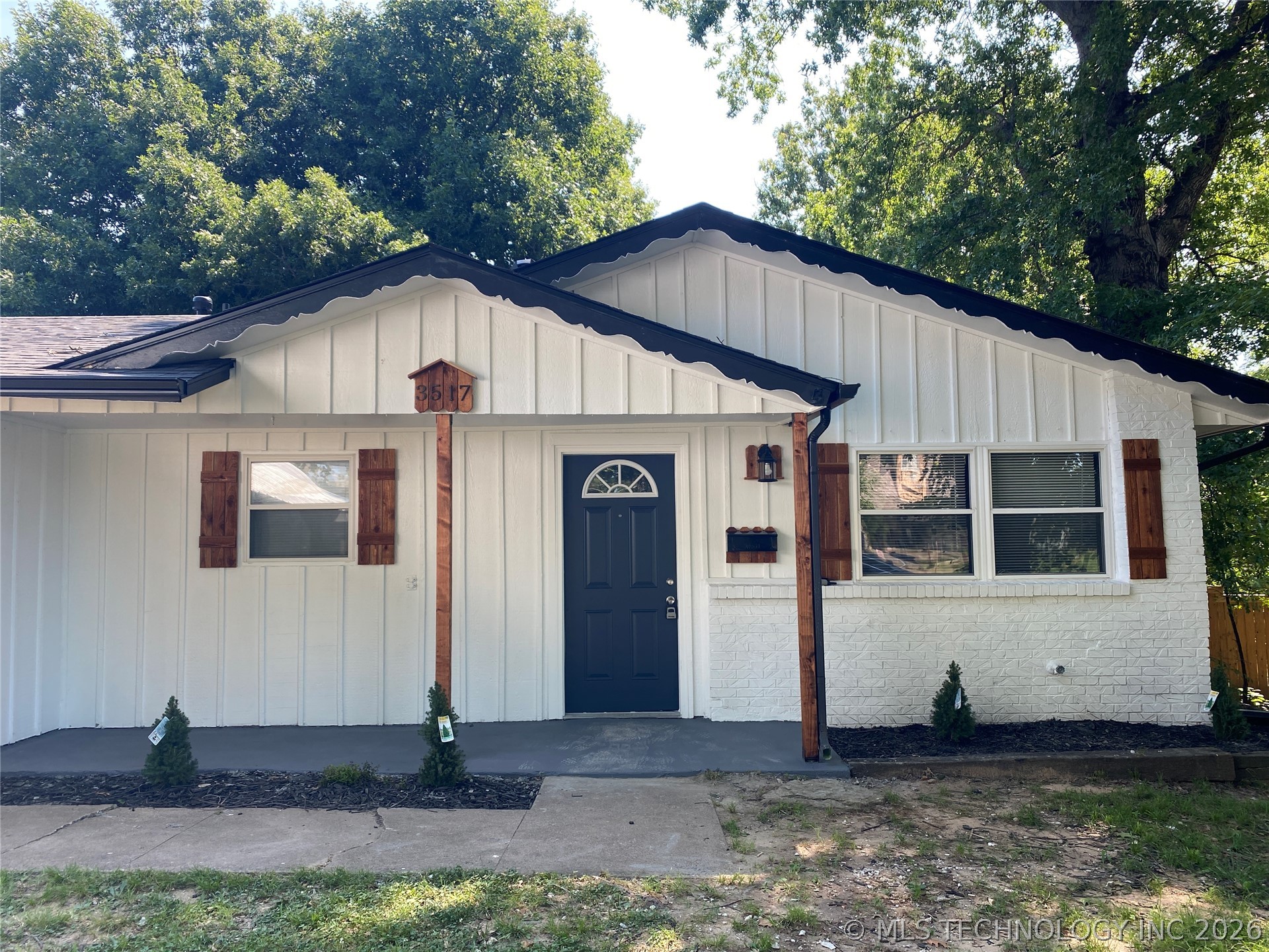 3517 S Irvington Place Property Photo 2